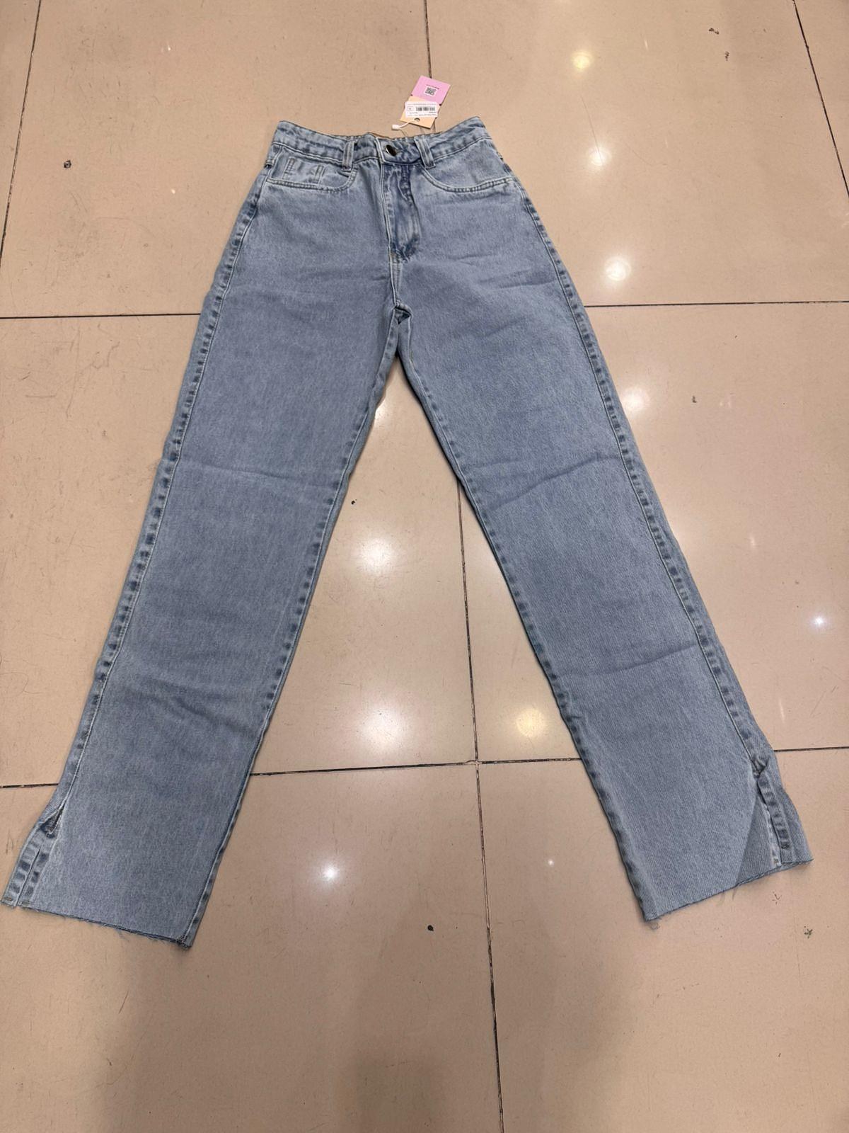 Calça abertula lateral Fenda