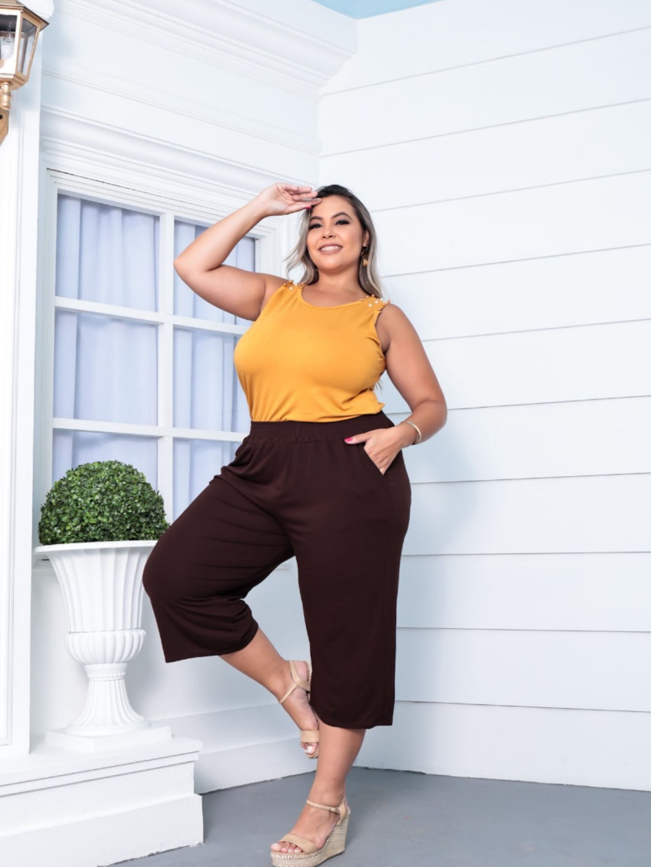 Calça pantacourt Plus size