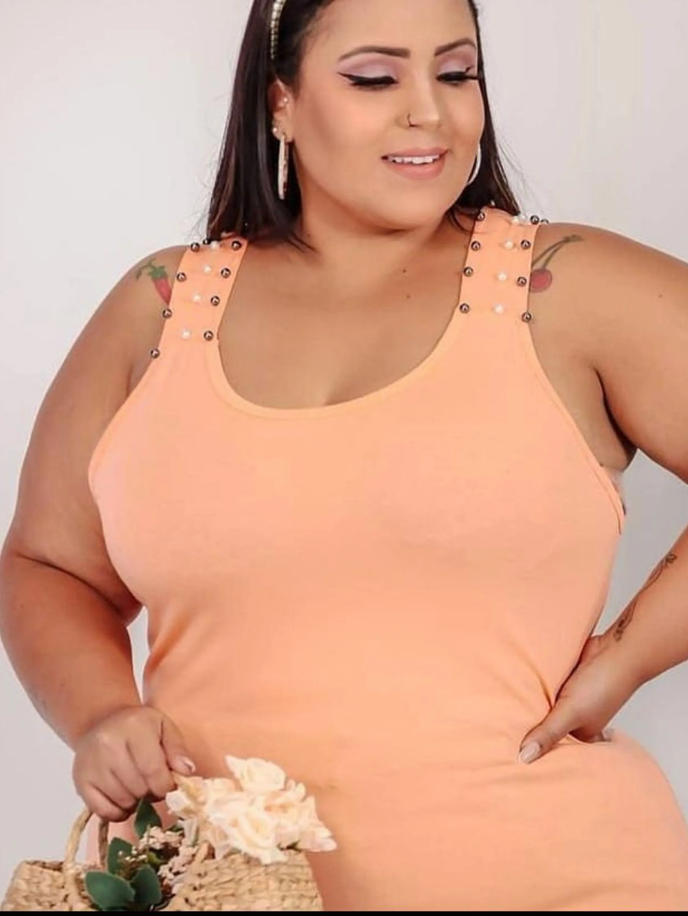 Blusa regata Plus size com pérola