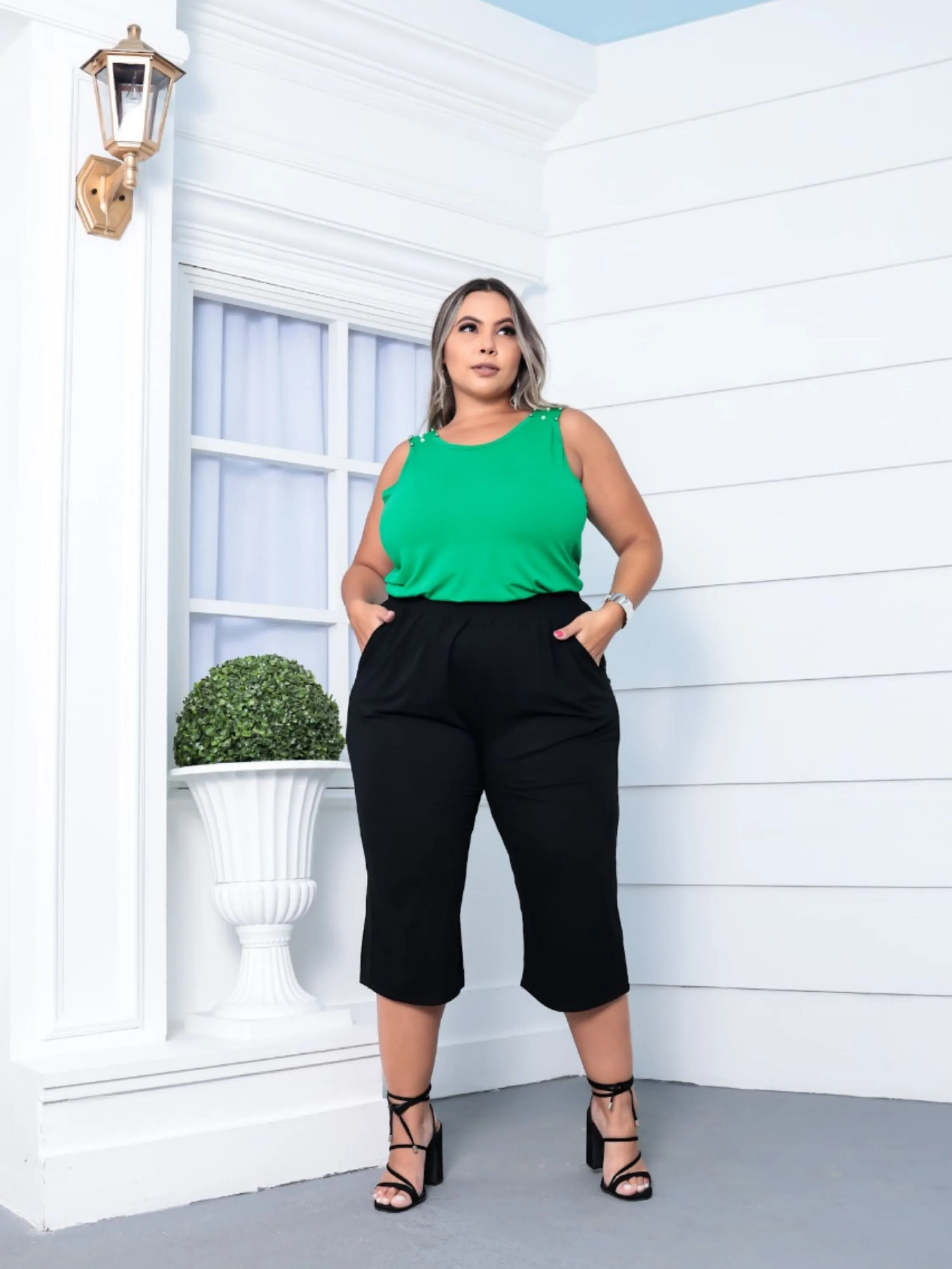 Calça pantacourt Plus size