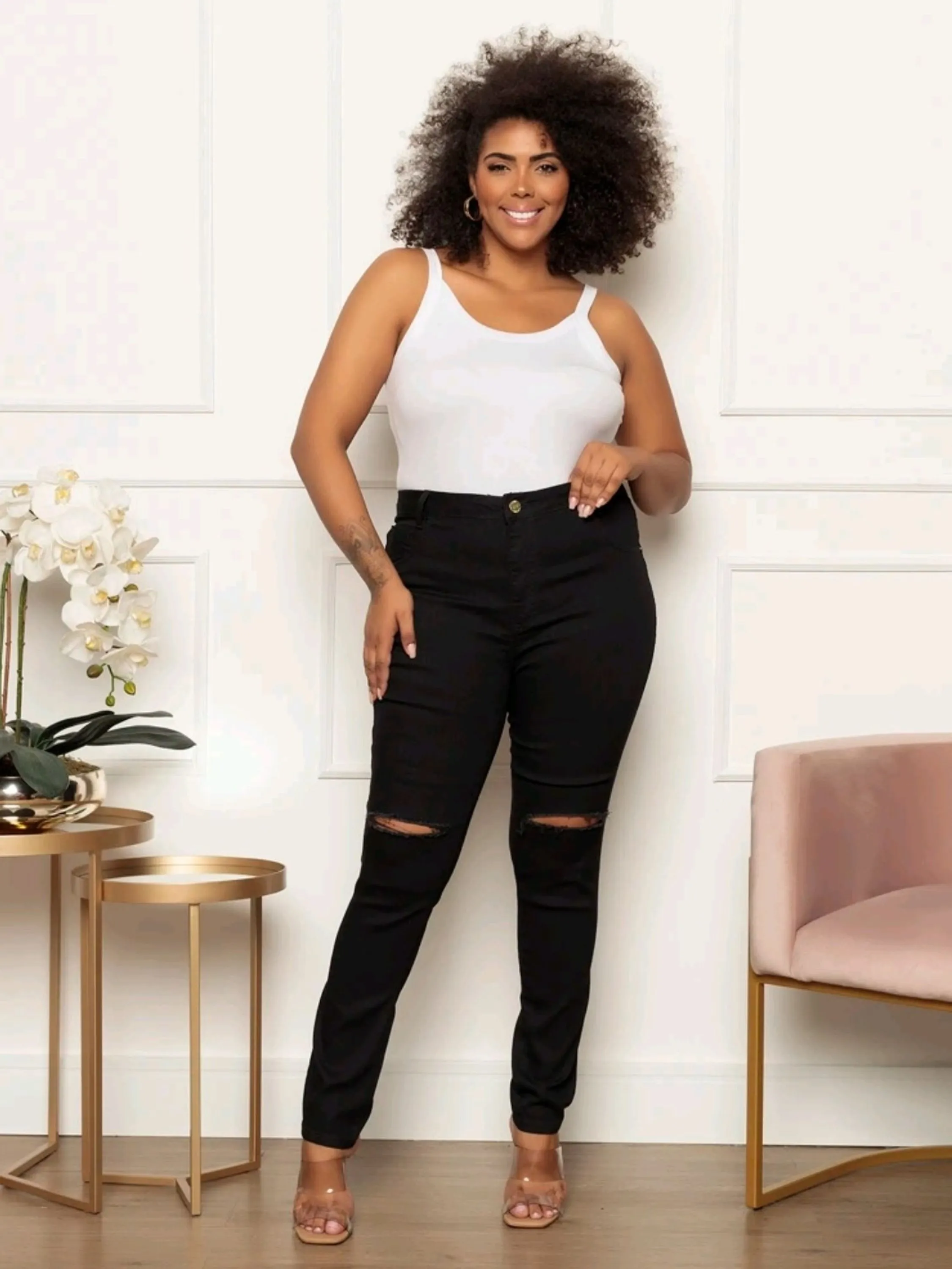 Calça plus size preta rasgada no joelho jeans black skinny feminina paul_a_beatri_z_jeans