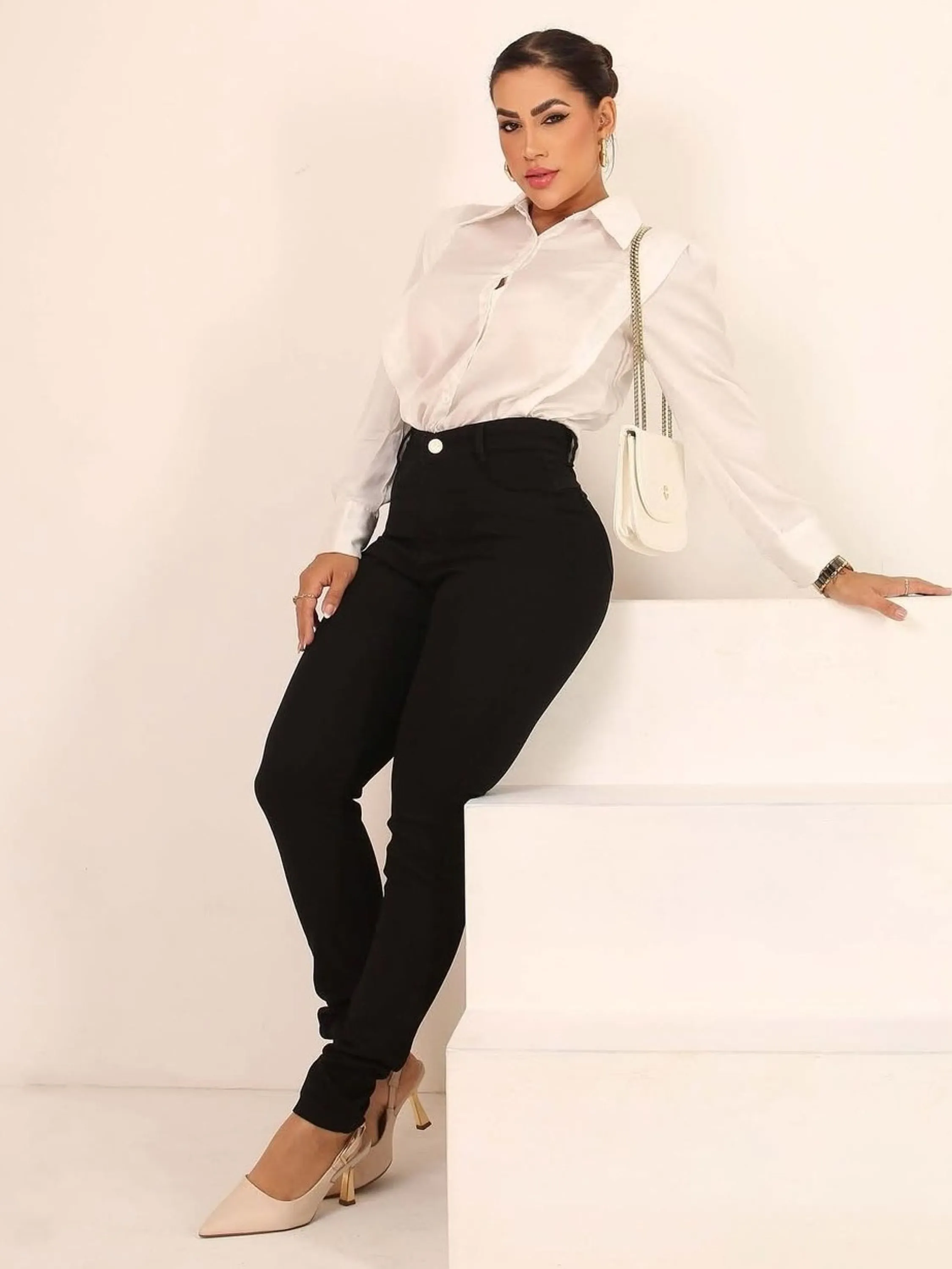 Calça preta jeans skinny feminina