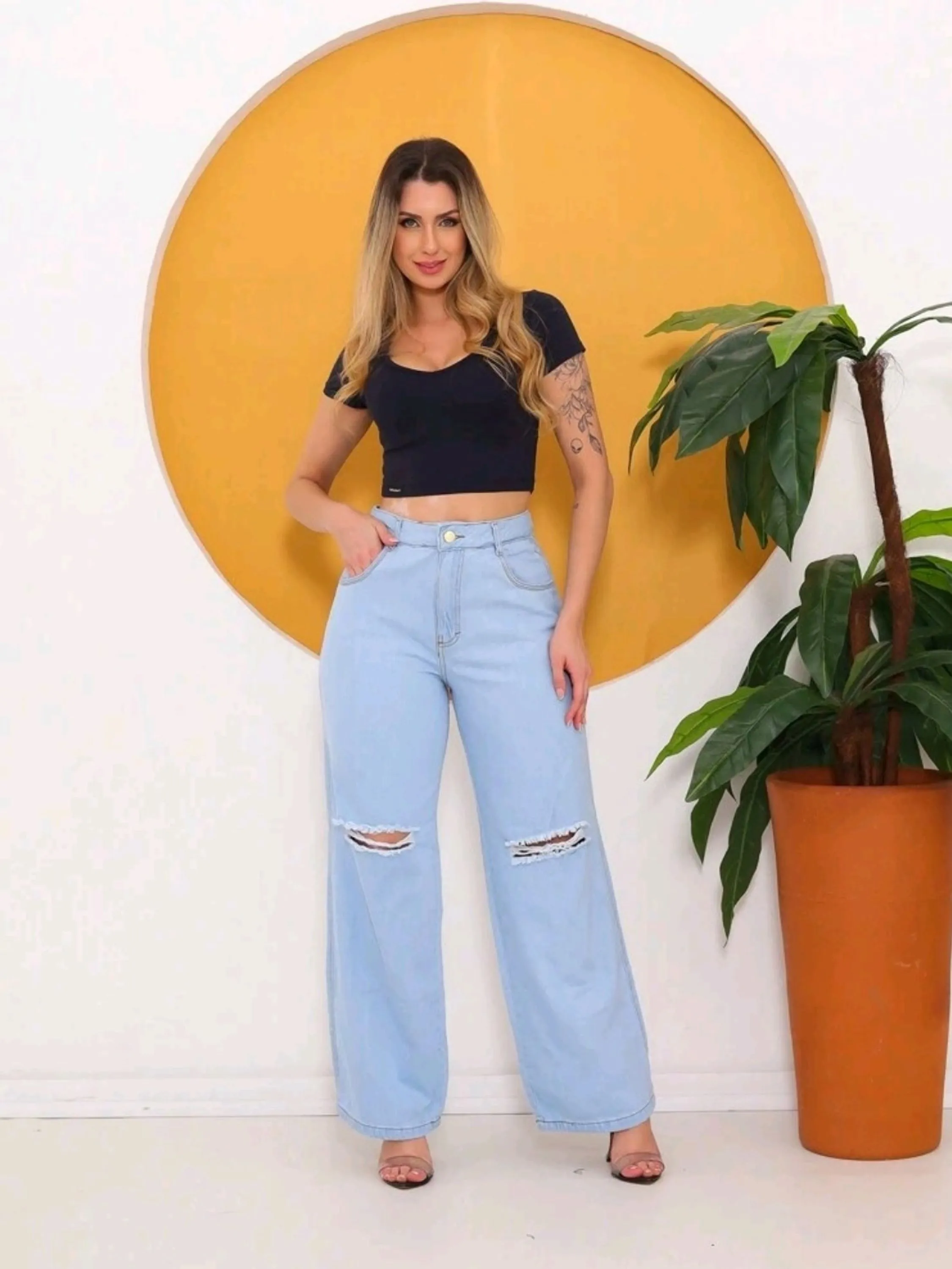 Wide leg jeans rasgada no joelho pantalona feminina  paul_a_beatri_z_jeans