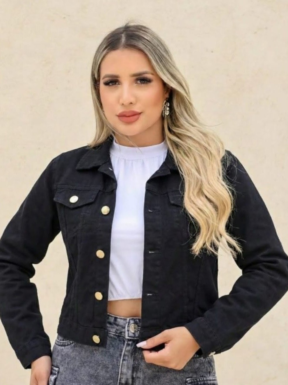 Jaqueta preta jeans feminina
