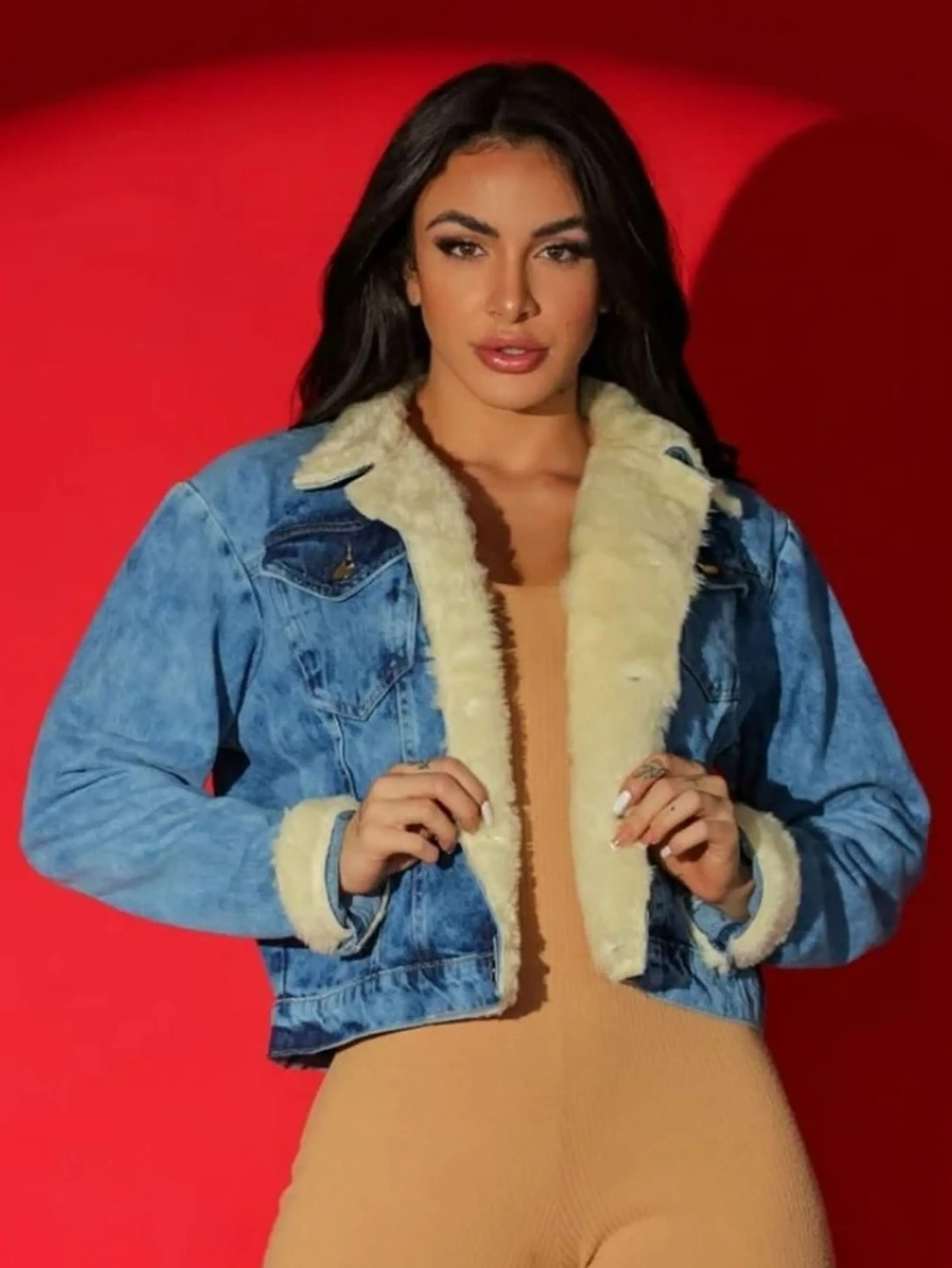 Jaqueta Pelinho jeans feminina sem lycra