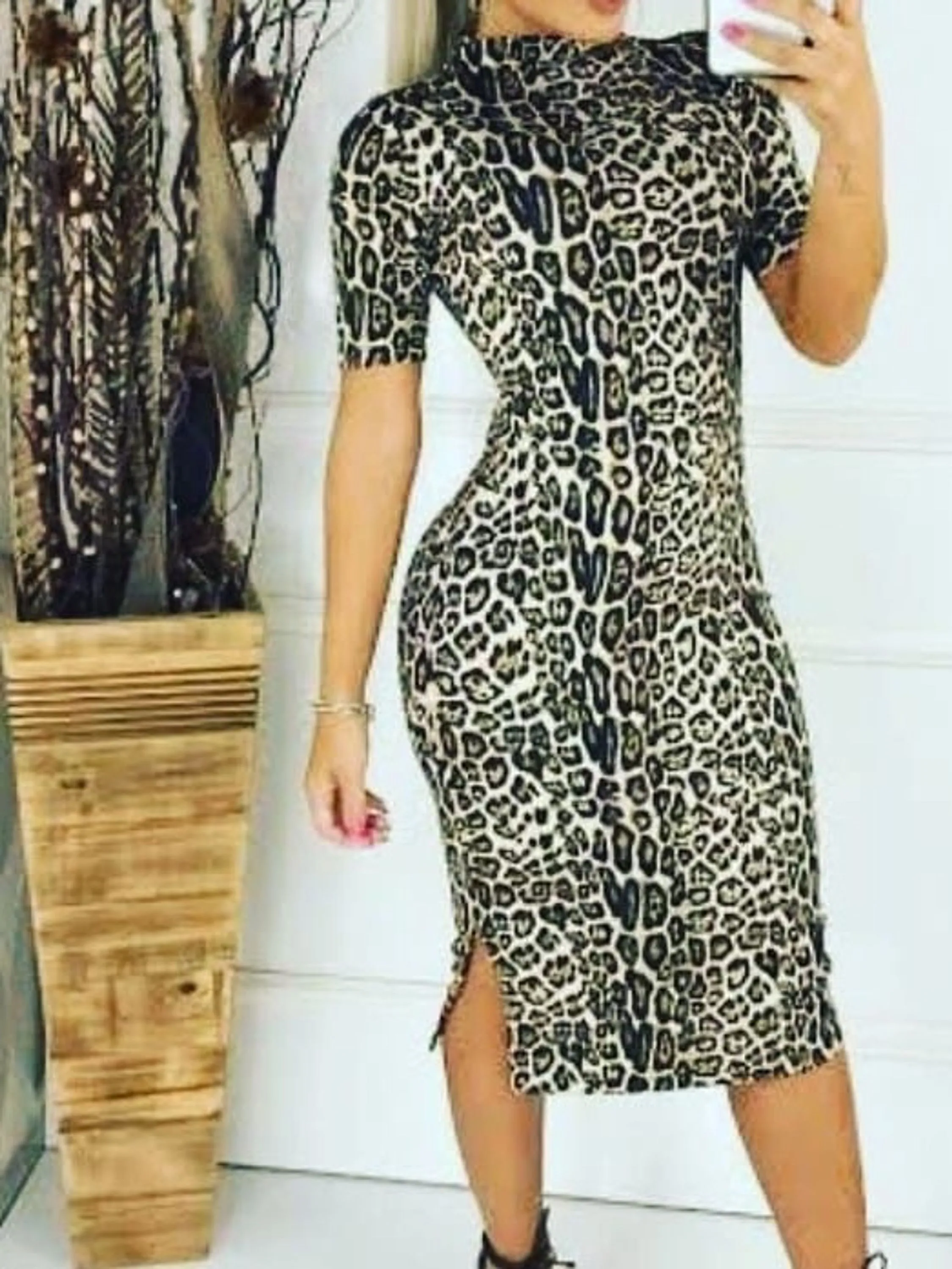 Vestido midi canelado gola alta com manga e fendas laterais moda evangelica