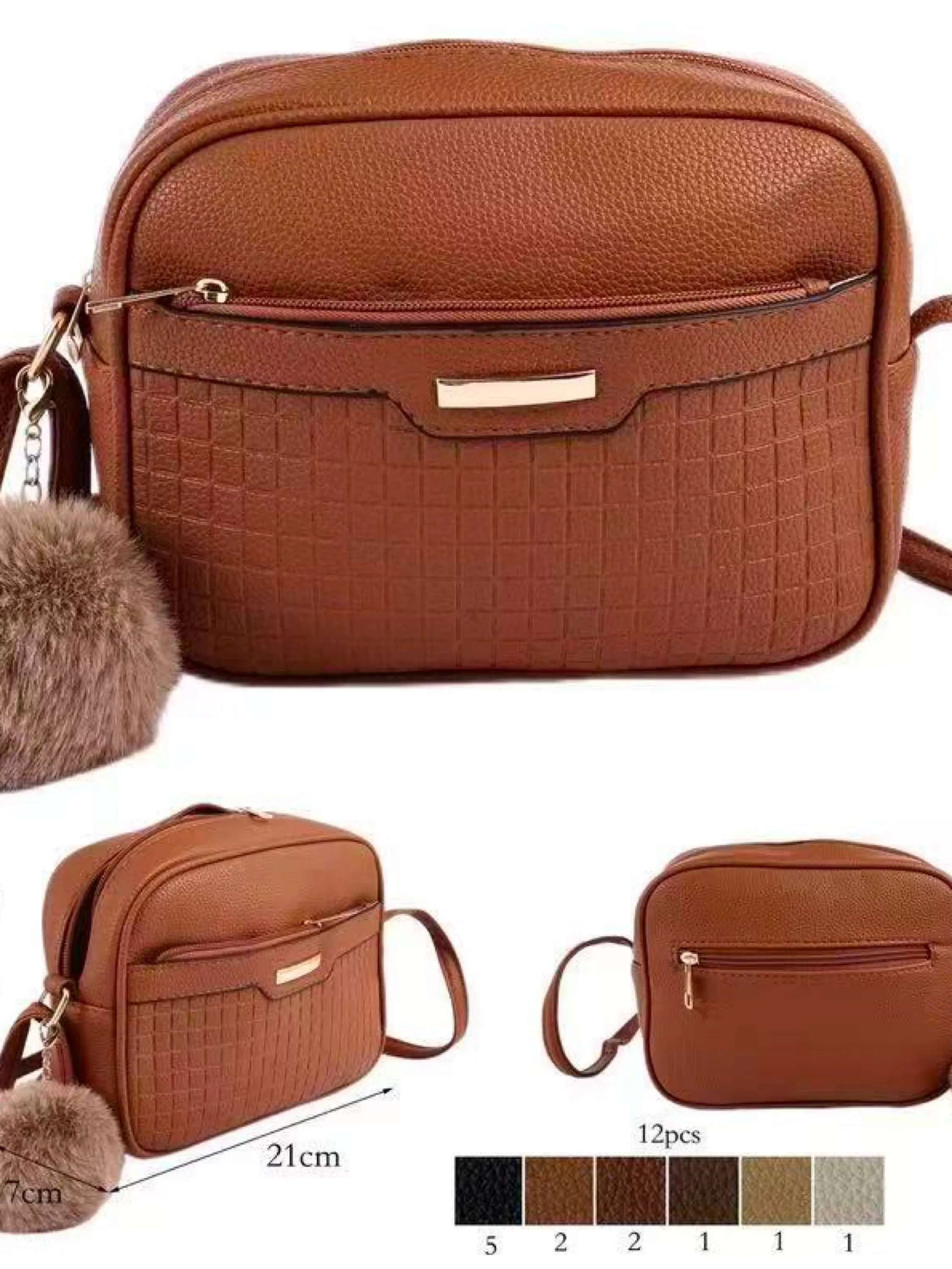 Bolsinha transversal com pompom CYC-2505