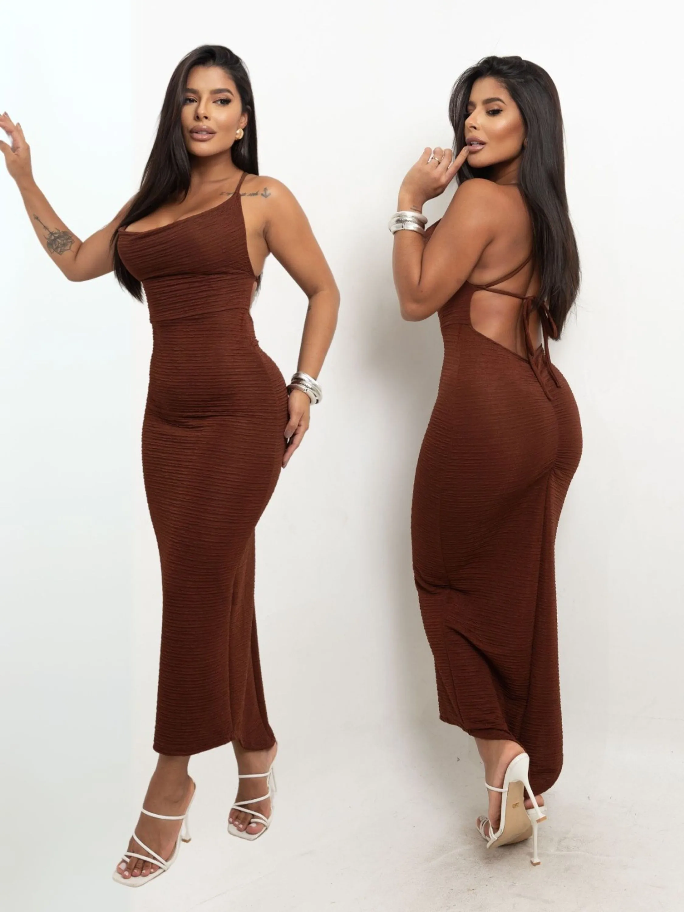 Vestido textura sem bojo longo Midi colado