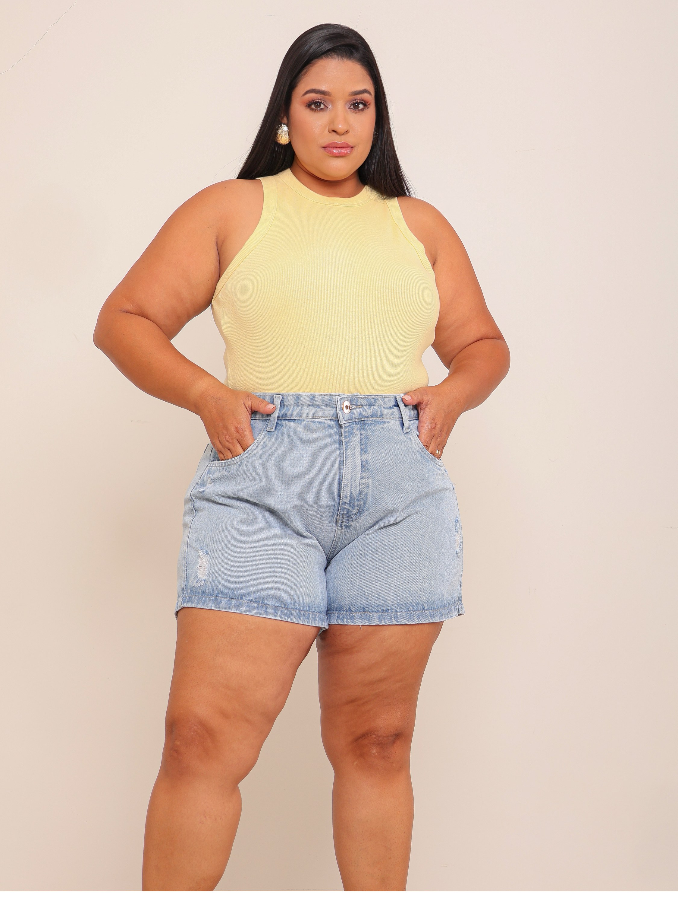 Short jeans feminino plus size