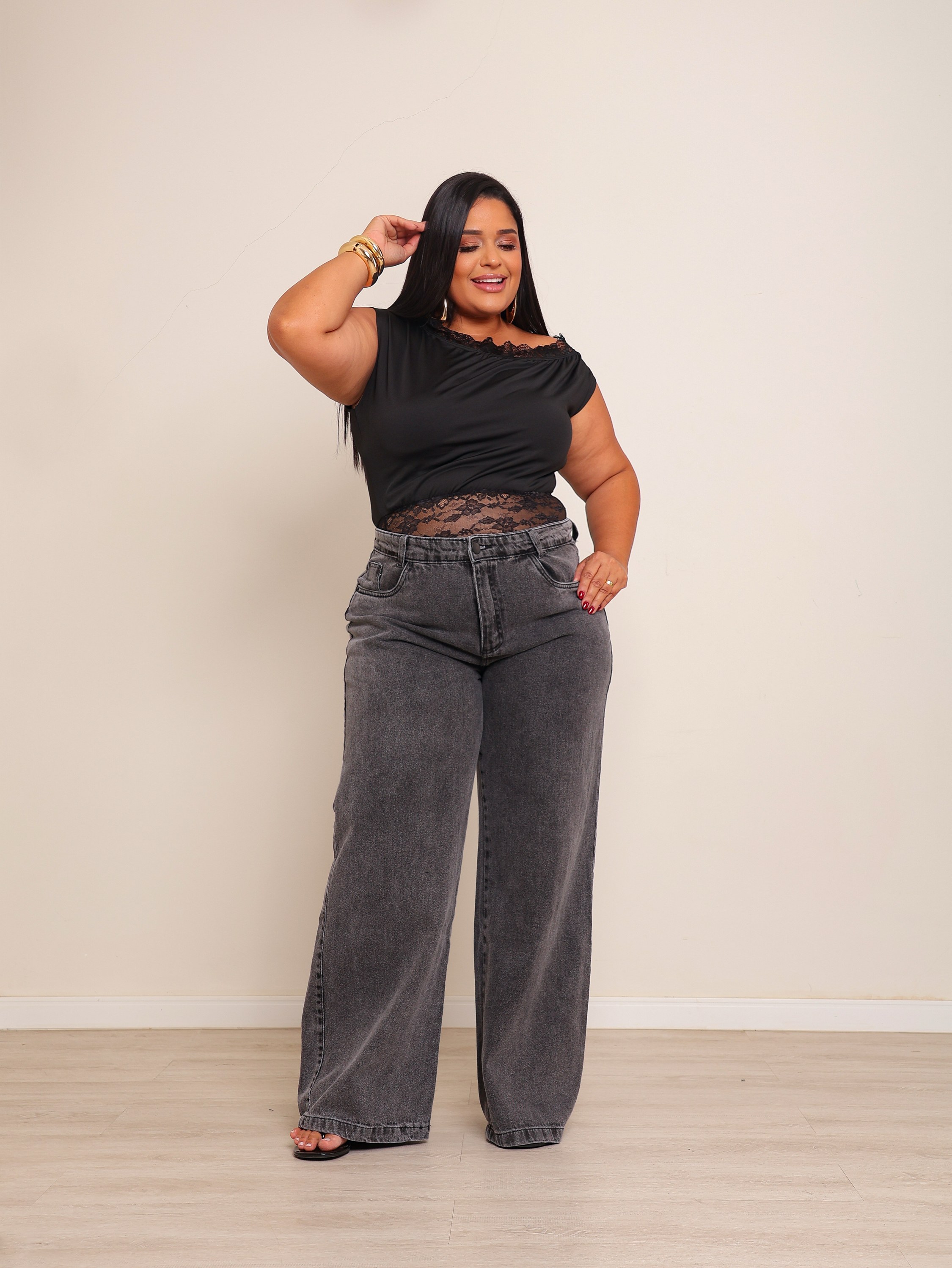 Calça wide leg jeans feminina plus size