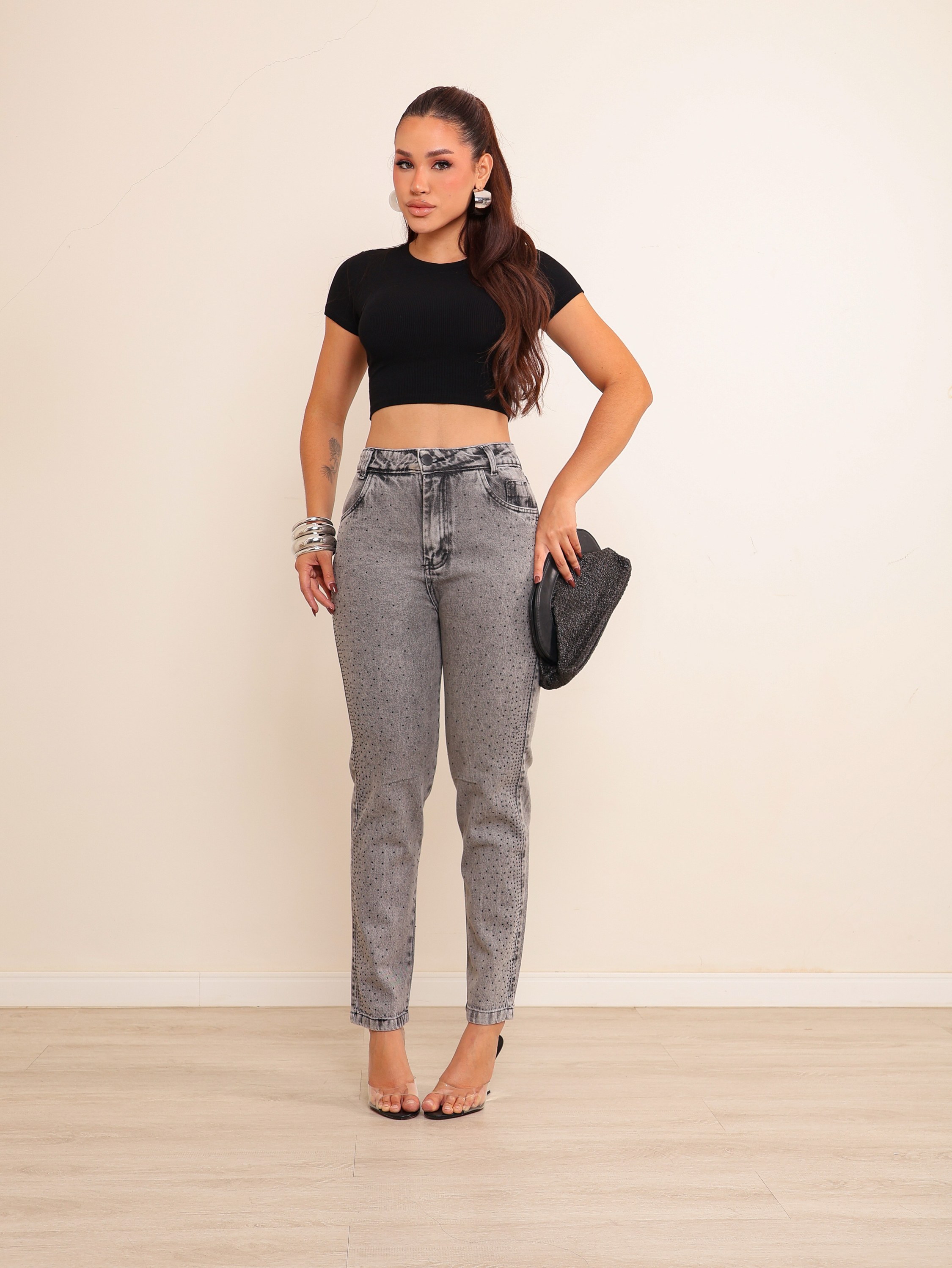 Calça mom jeans feminina de strass