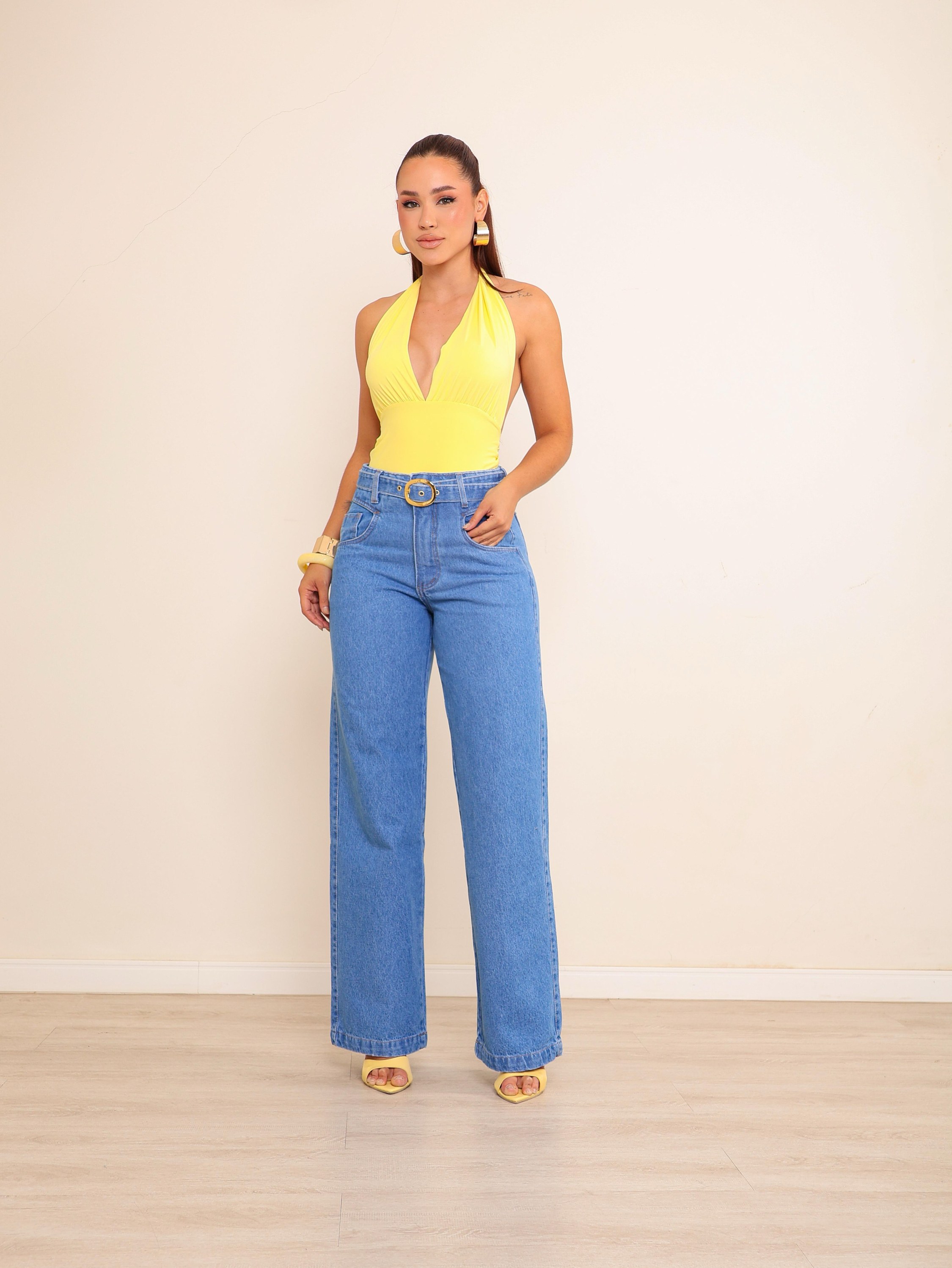 Calça wide leg jeans feminina com cinto