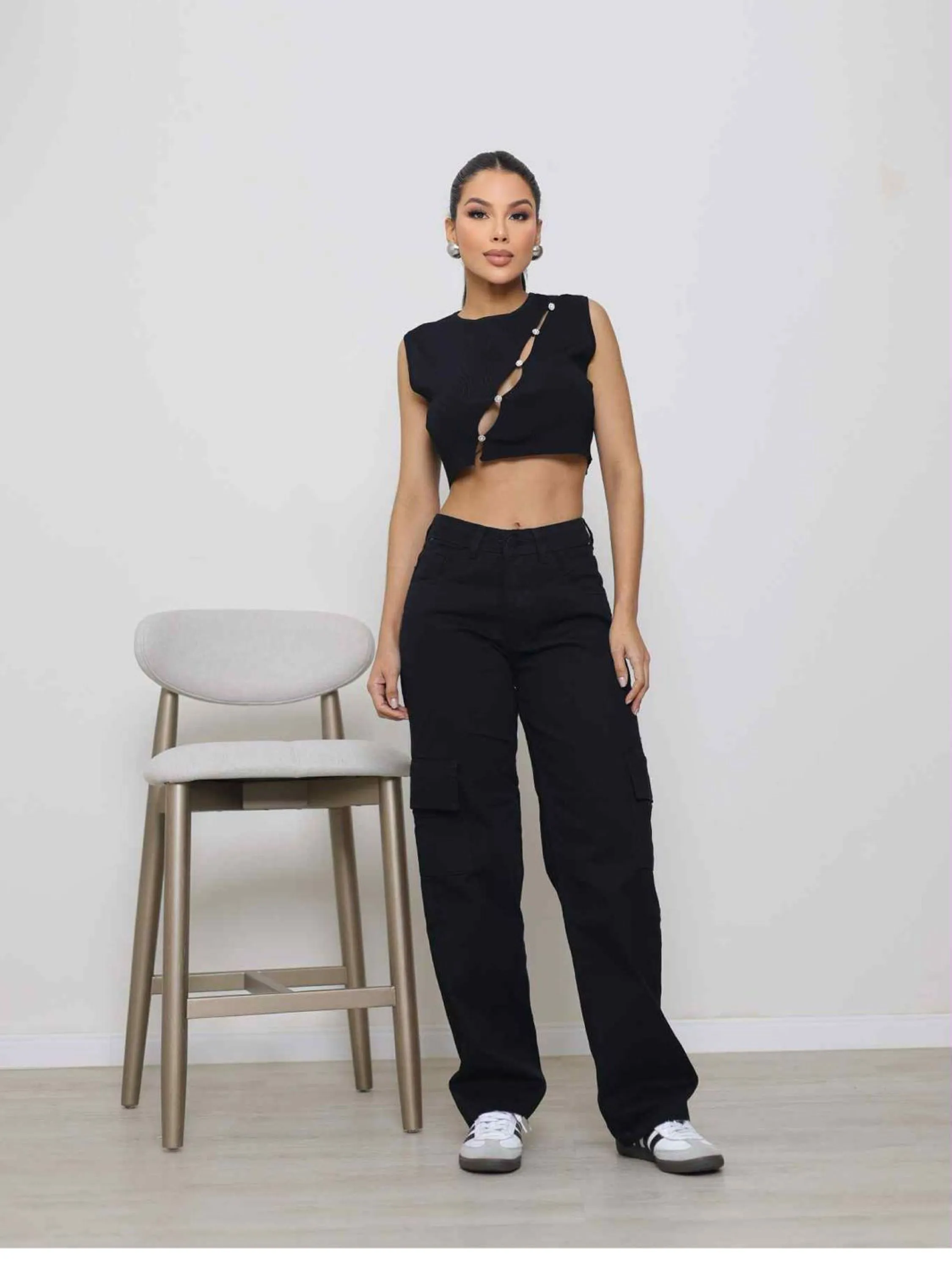Calça wide leg cargo jeans feminina