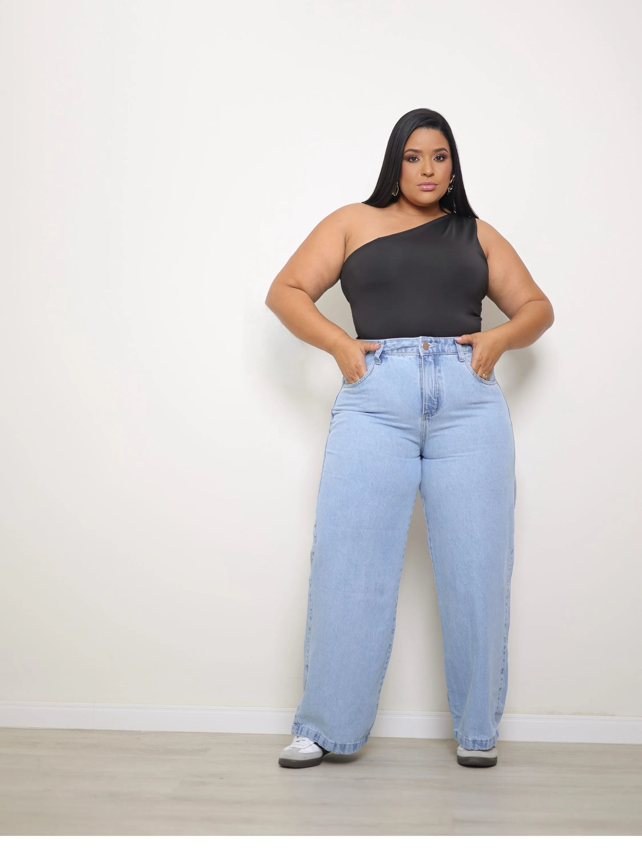 Calça wide leg jeans feminina plus size