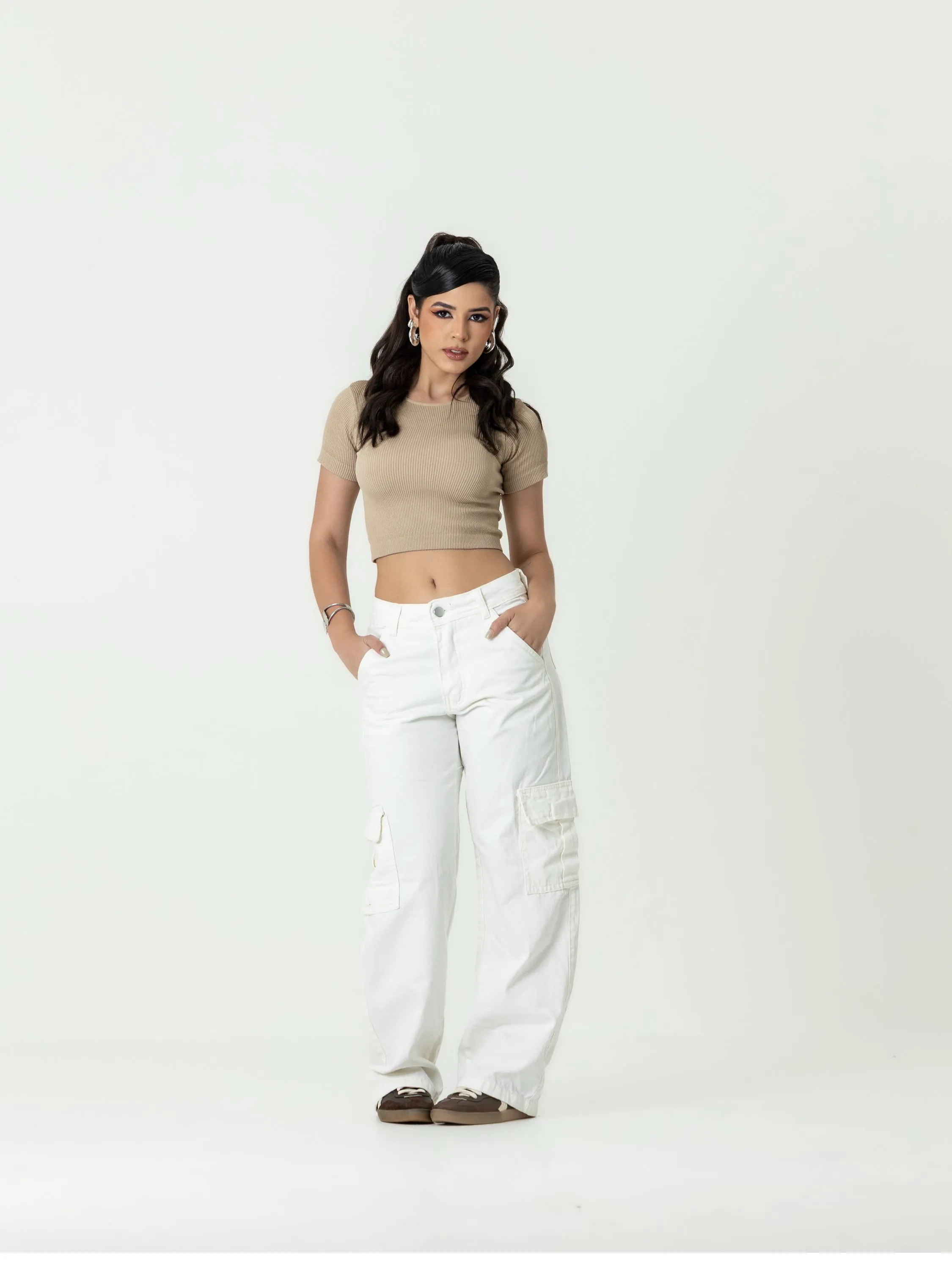 Calça wide leg cargo jeans feminina