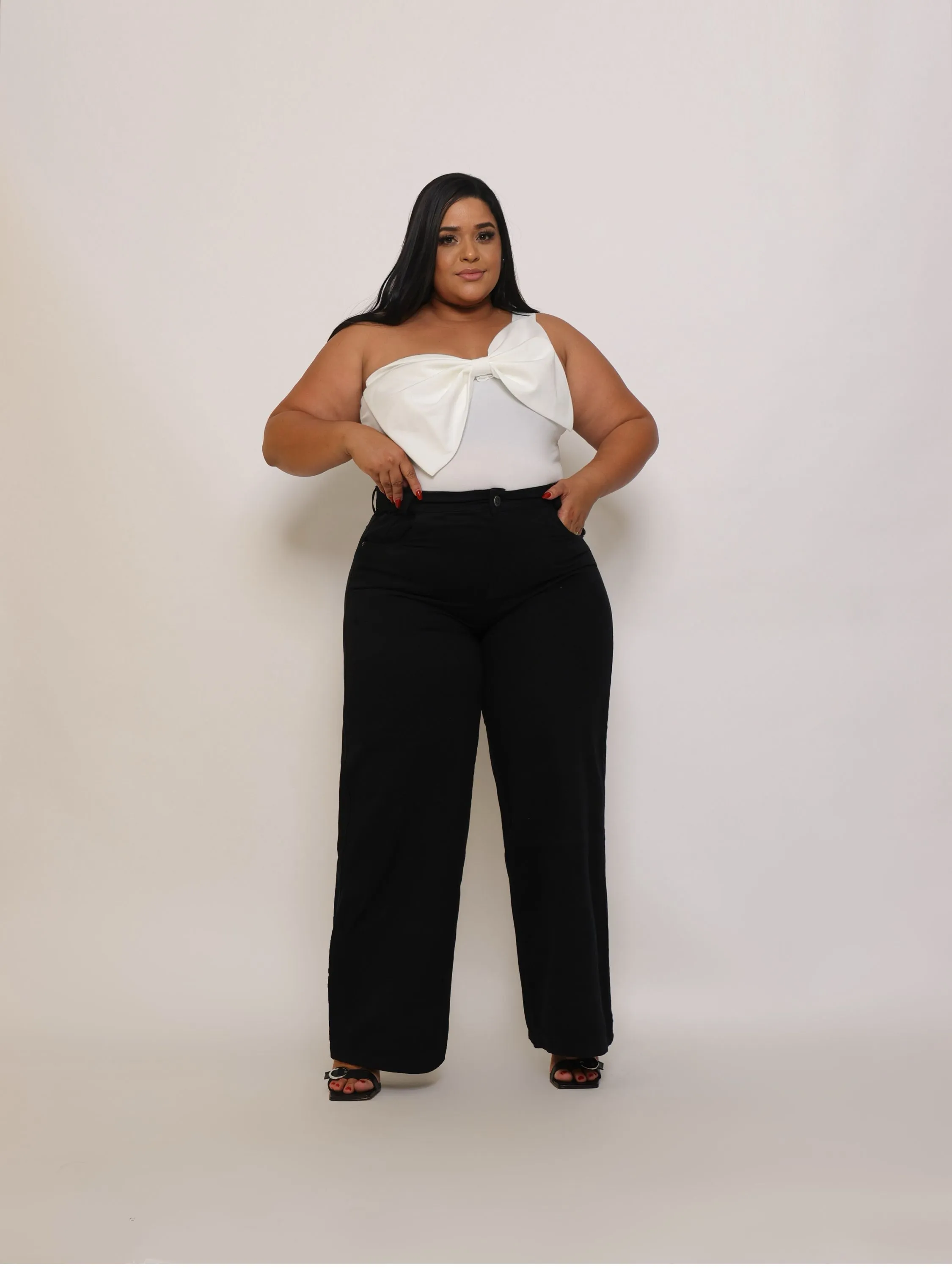 Calça wide leg jeans feminina plus size