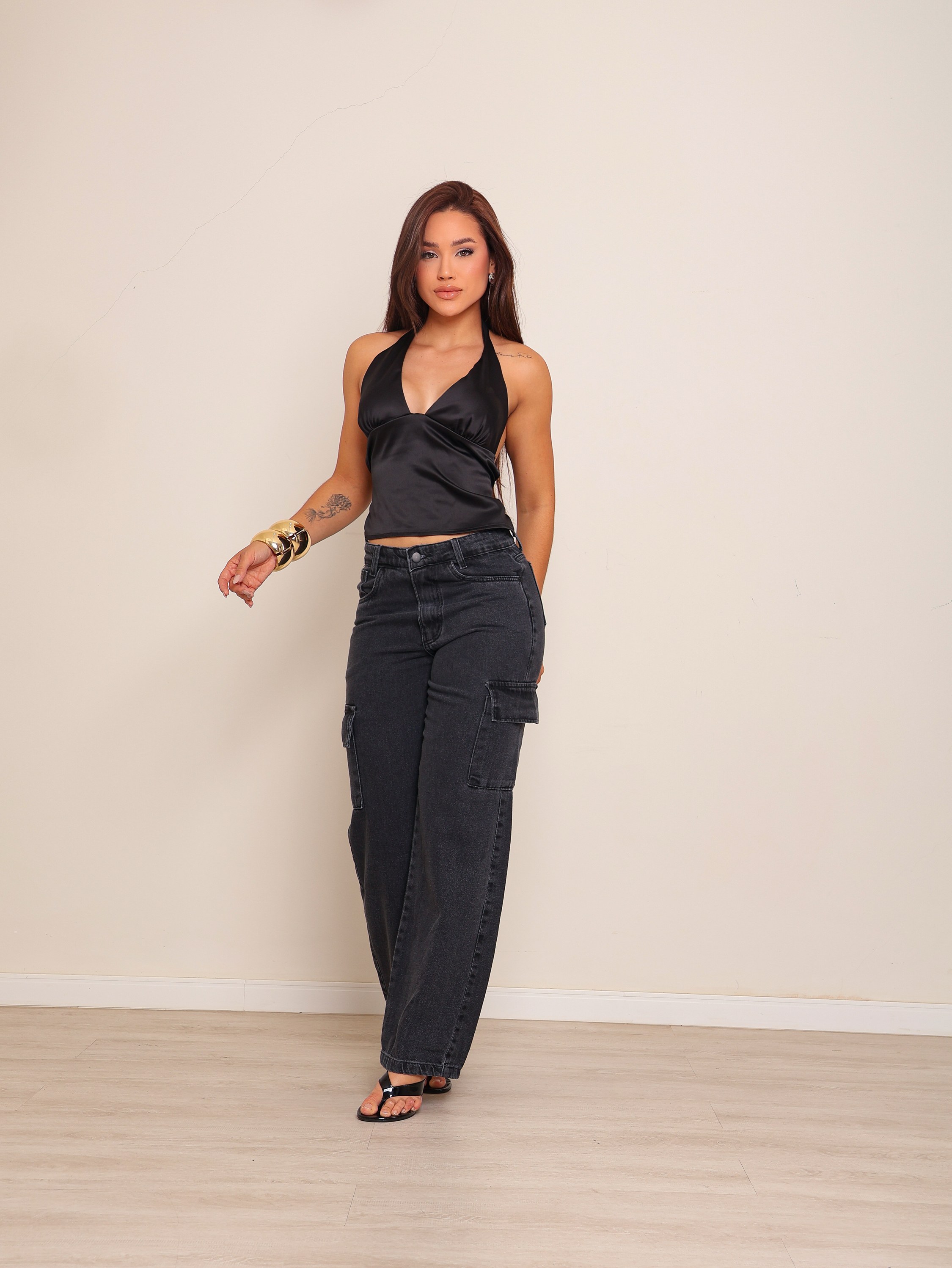 Calça wide leg cargo jeans feminina