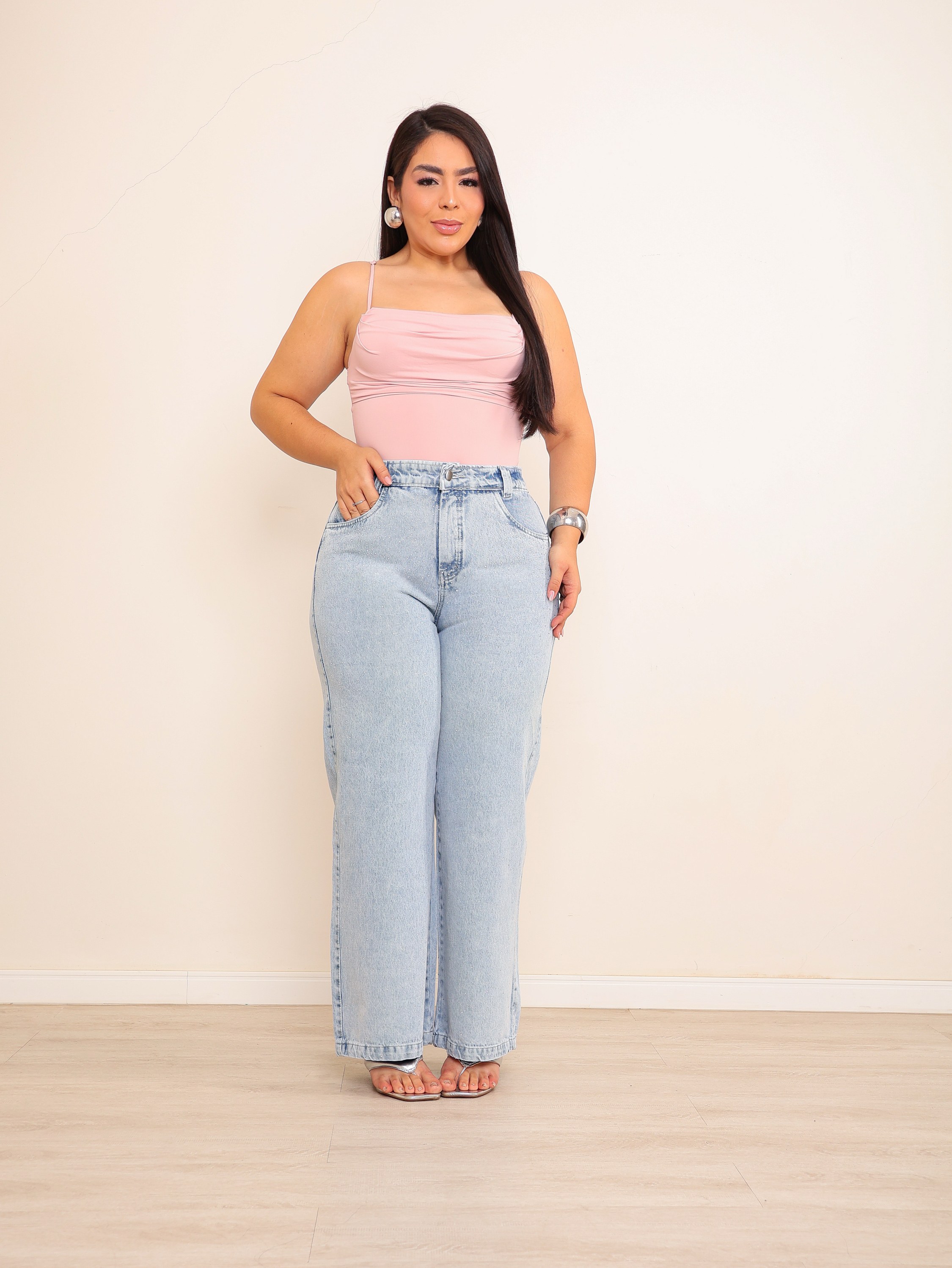 Calça wide leg jeans feminina plus size de strass