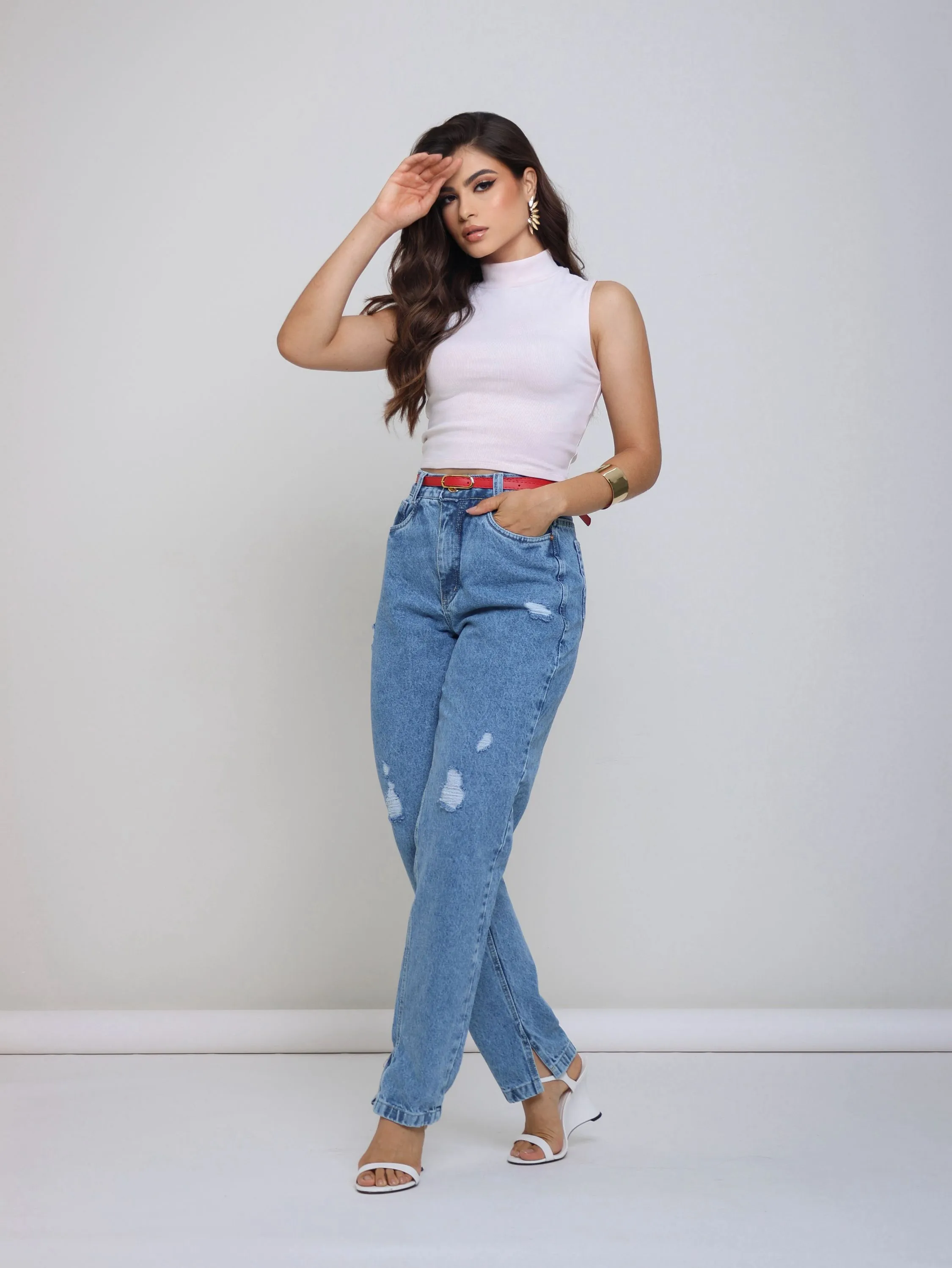 Calça mom jeans feminina