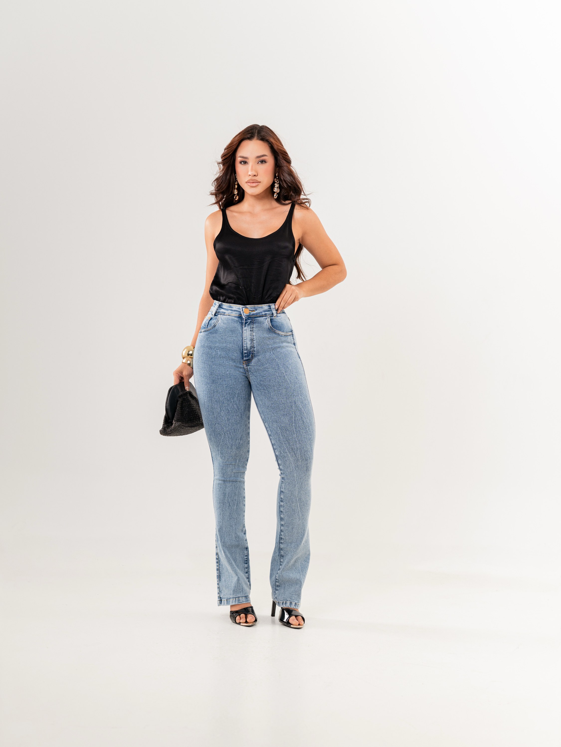 Calça flare jeans feminina