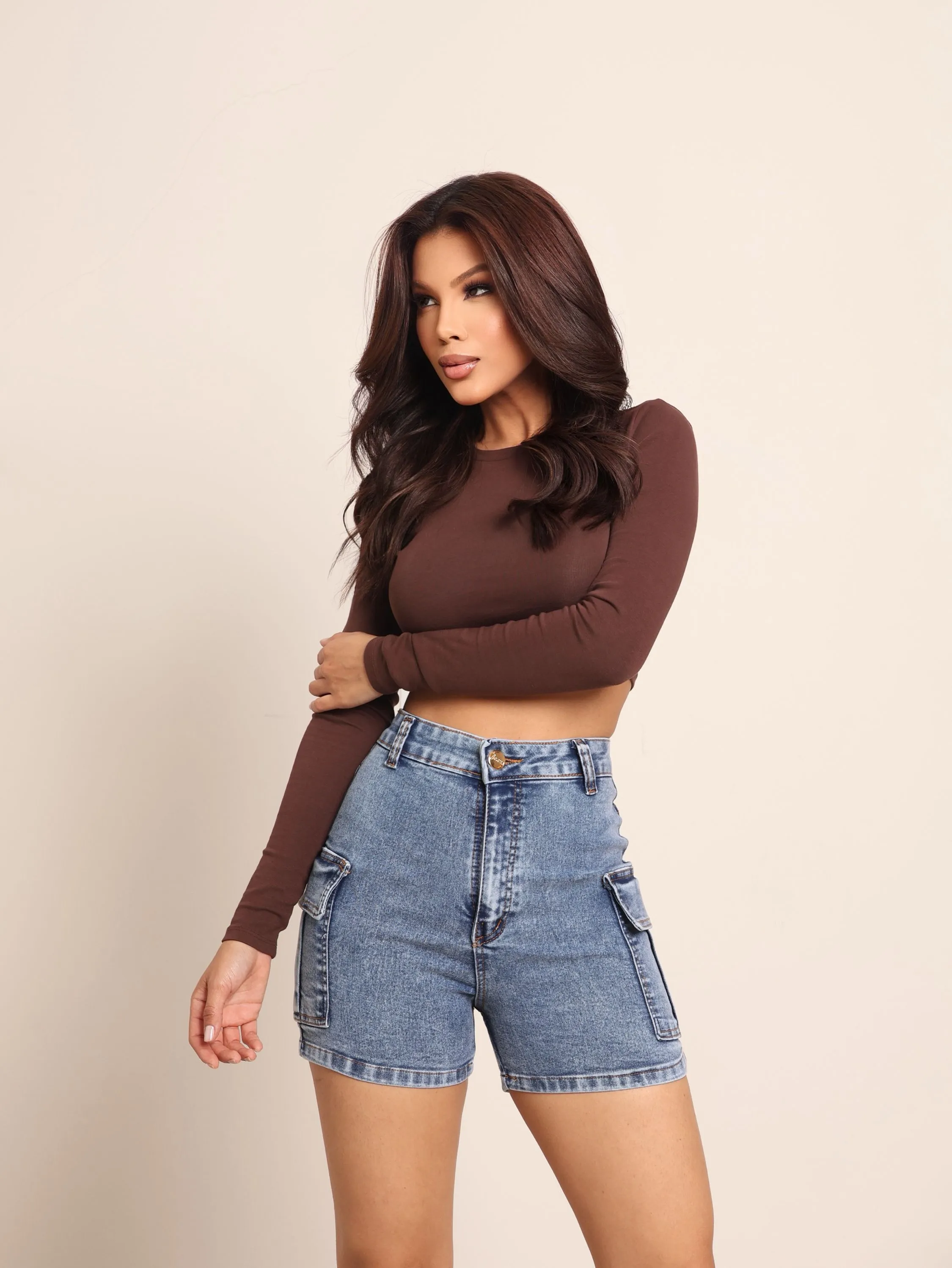 Short cargo jeans feminino
