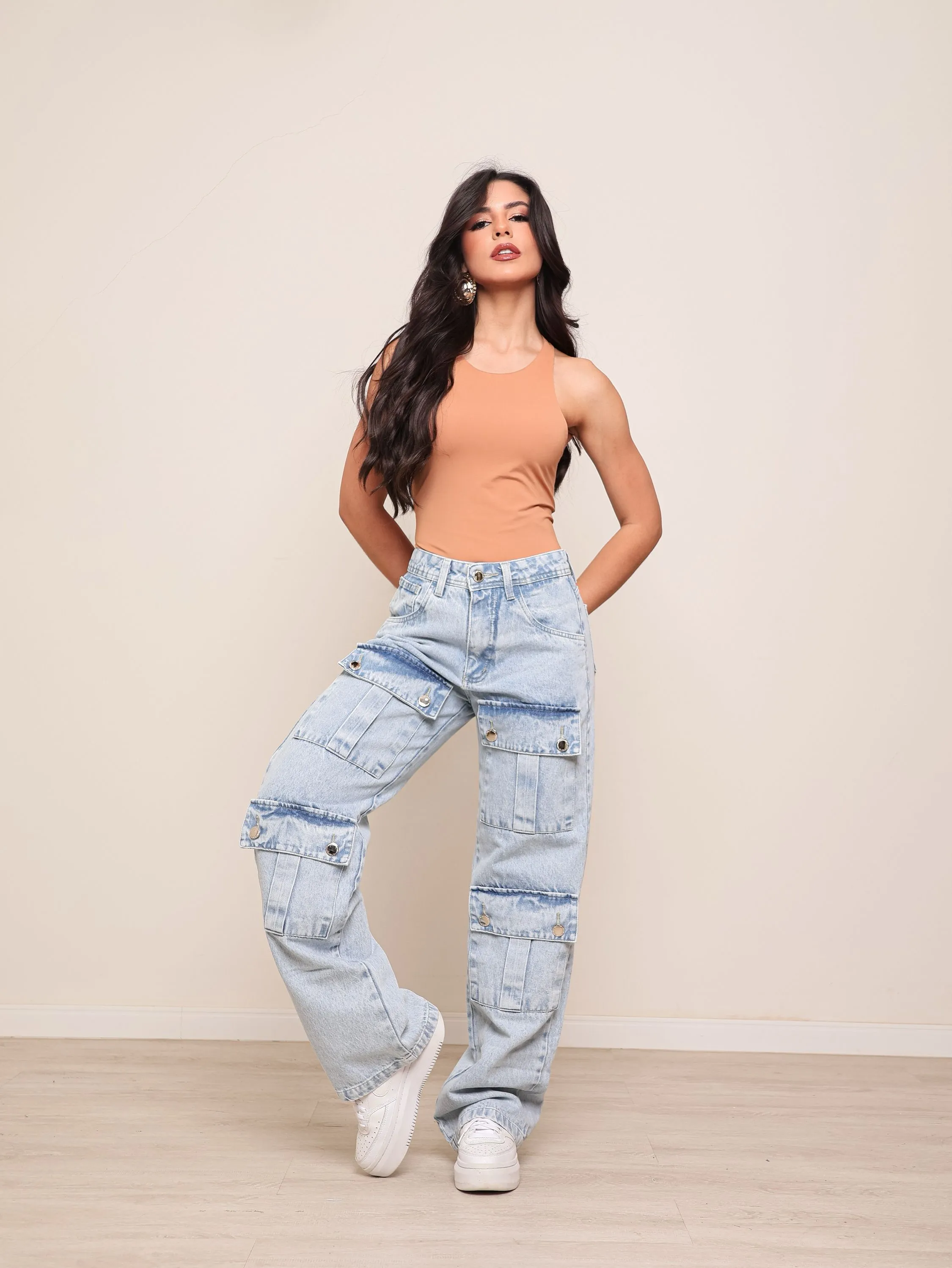 Calça wide leg cargo jeans