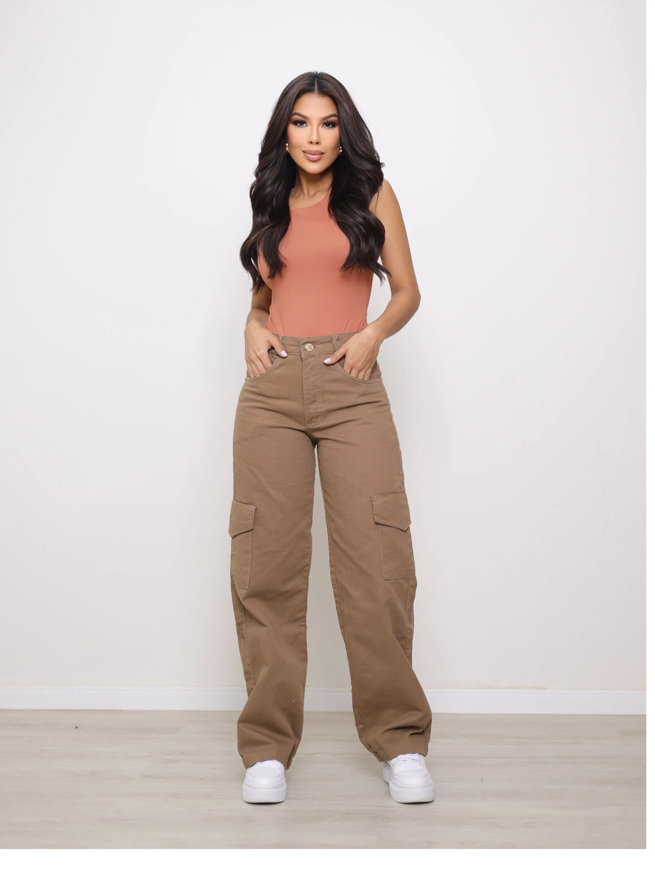 Calça wide leg cargo jeans feminina