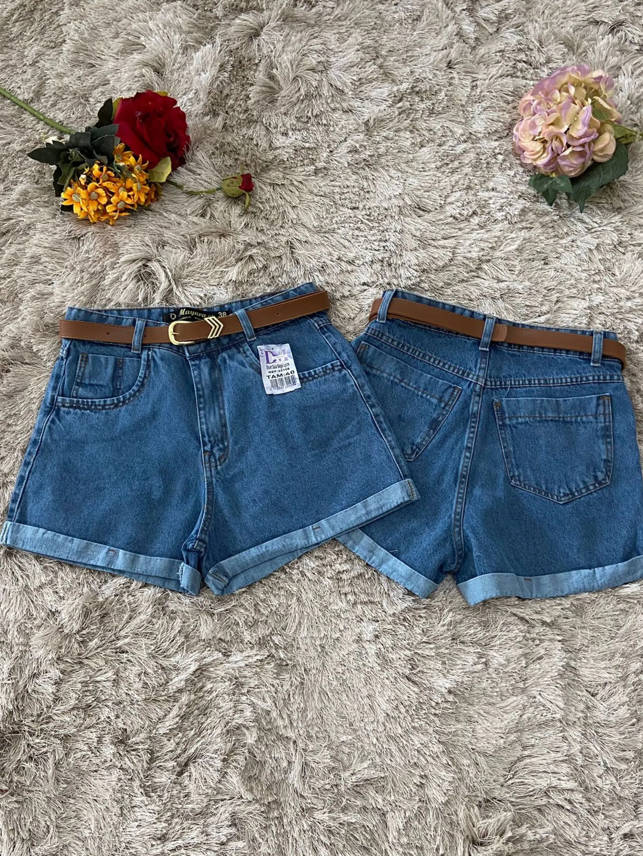 Short jeans feminino com cinto