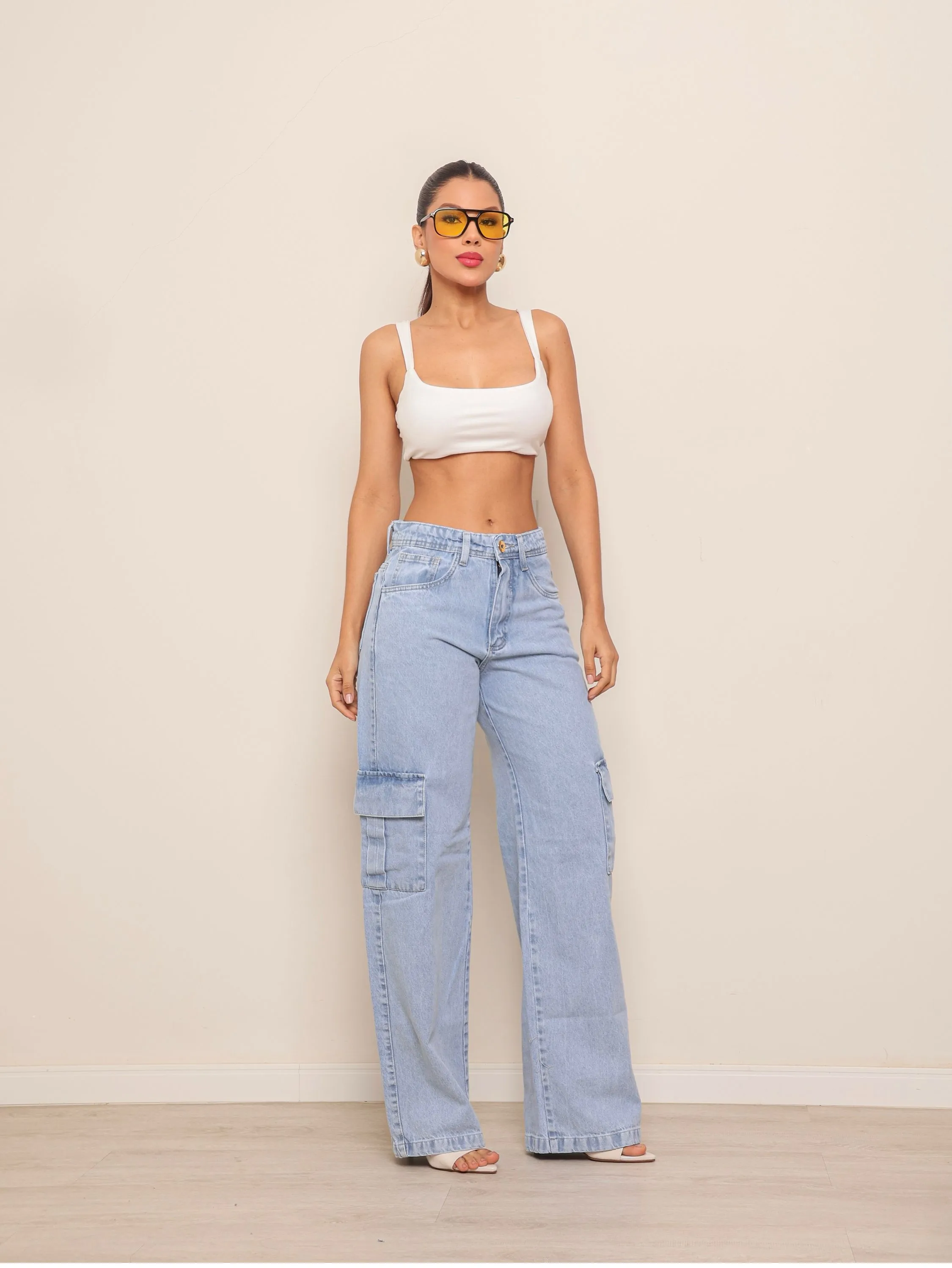 Calça wide leg cargo jeans feminina