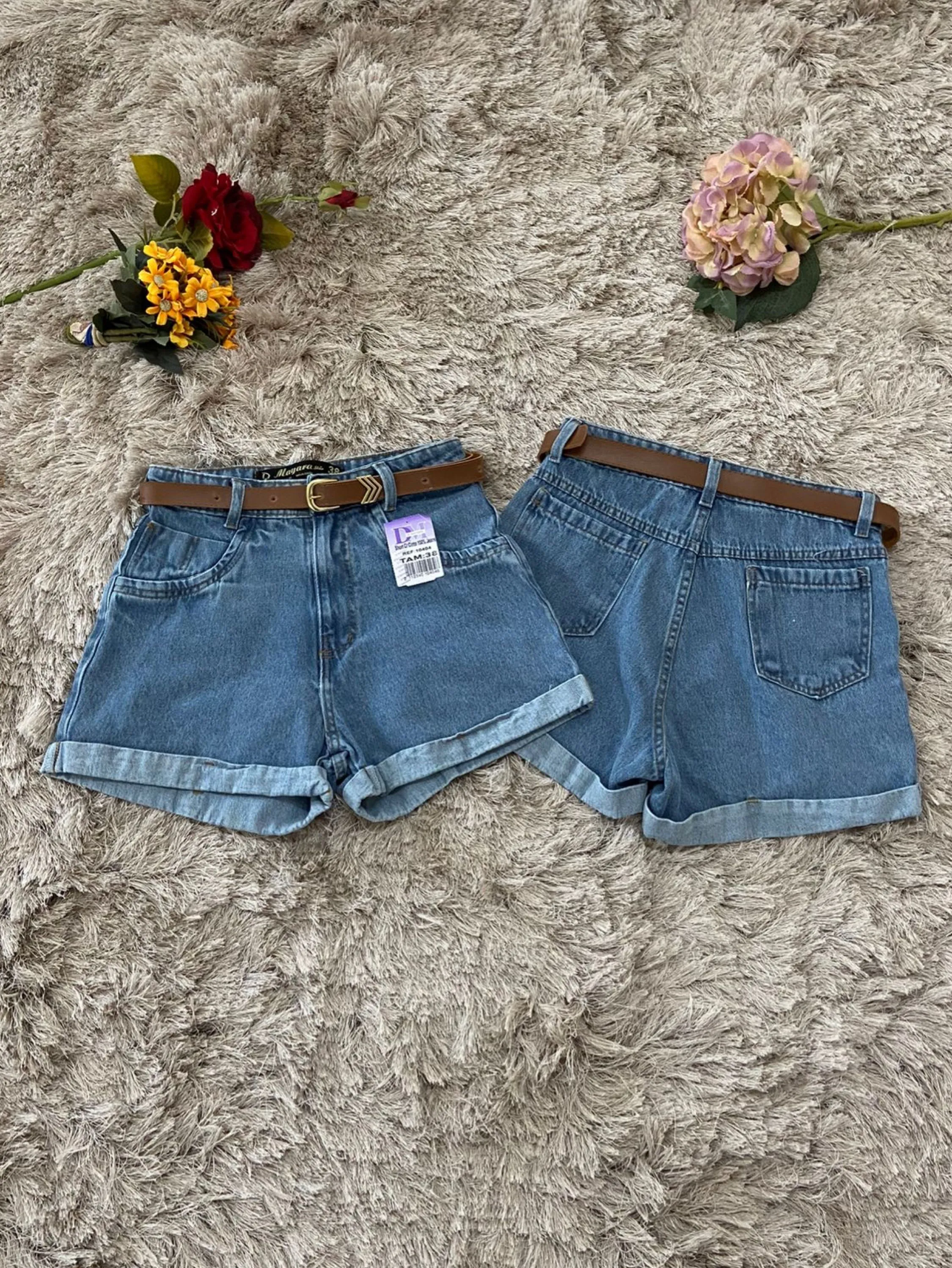 Short jeans feminino com cinto