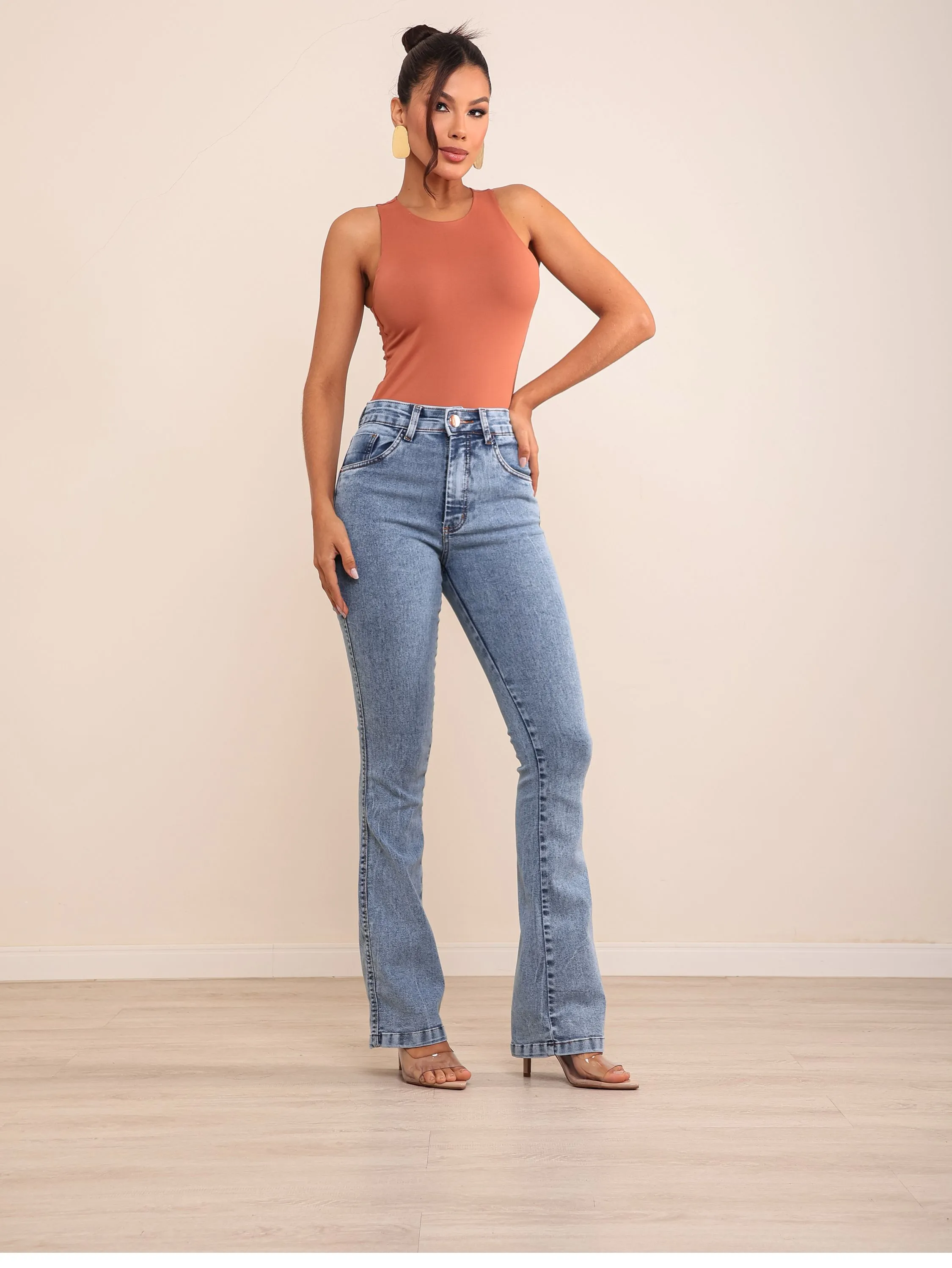 Calça flare jeans feminina