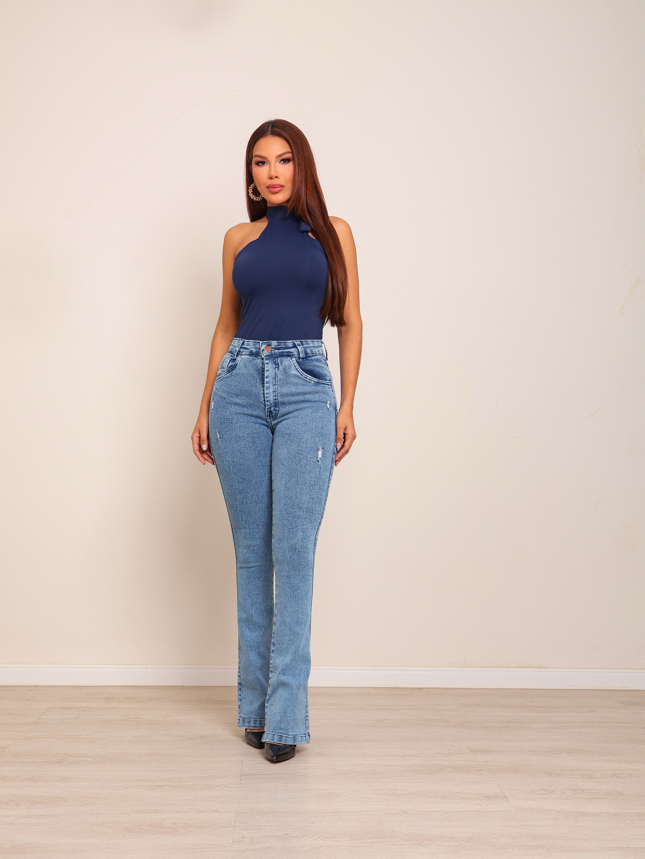 Calça flare jeans feminina