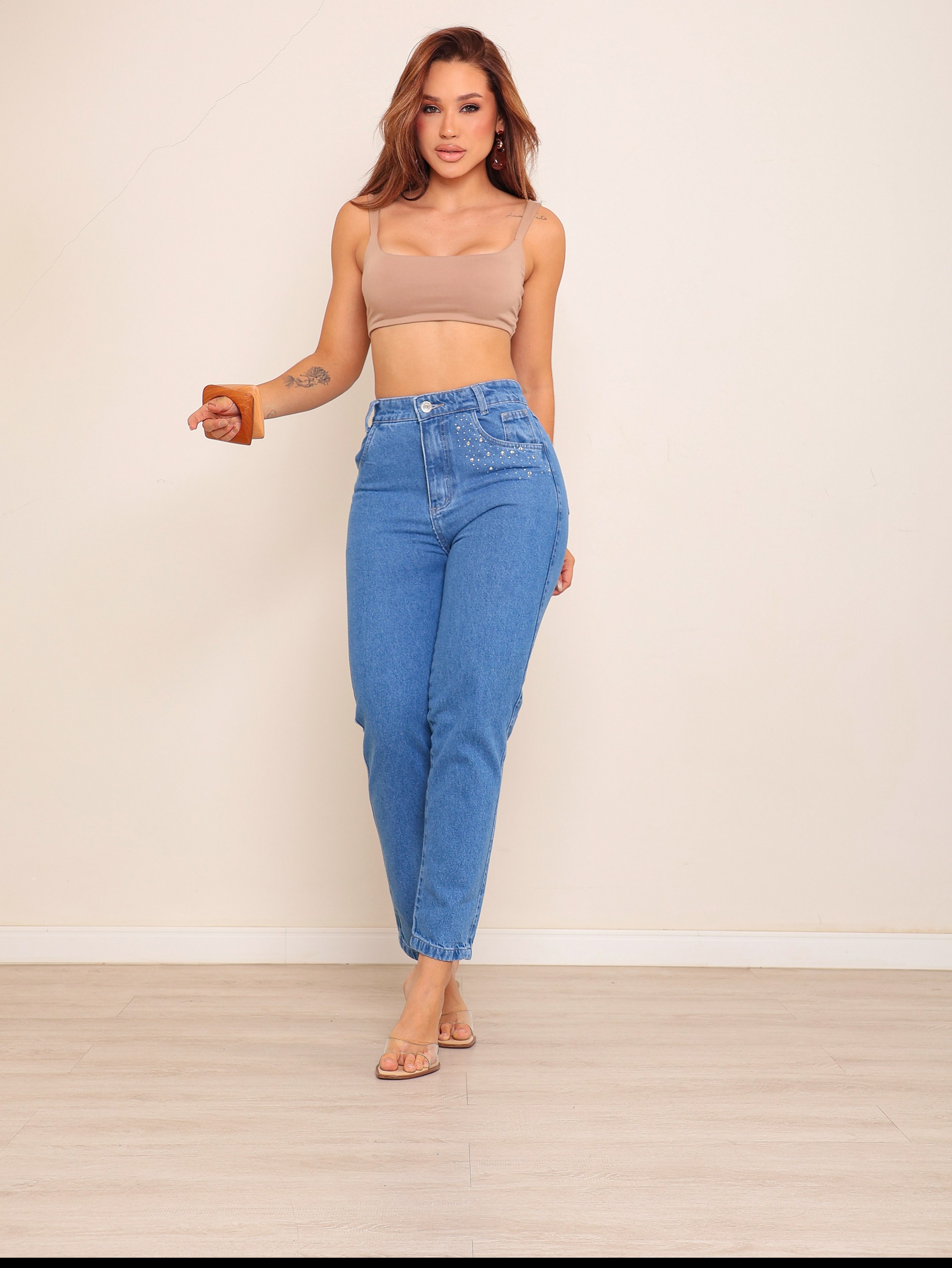 Calça mom jeans feminina de strass