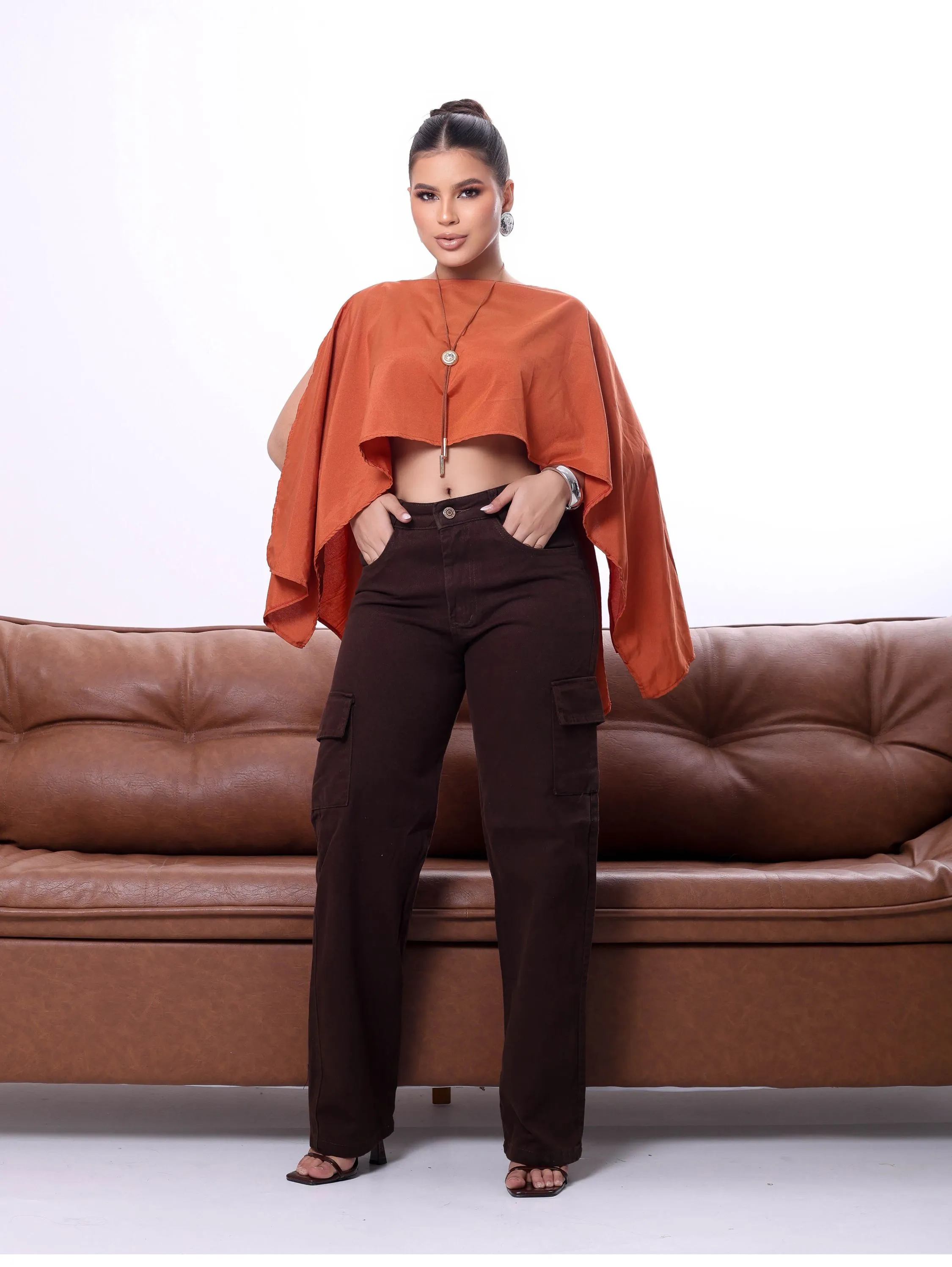 Calça wide leg cargo jeans feminina
