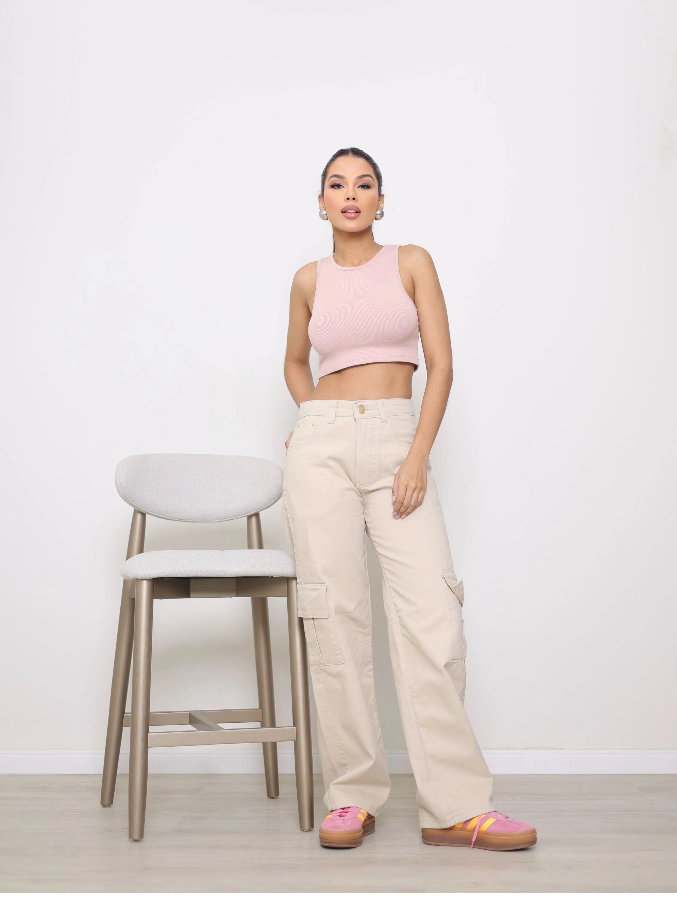 Calça wide leg cargo jeans feminina