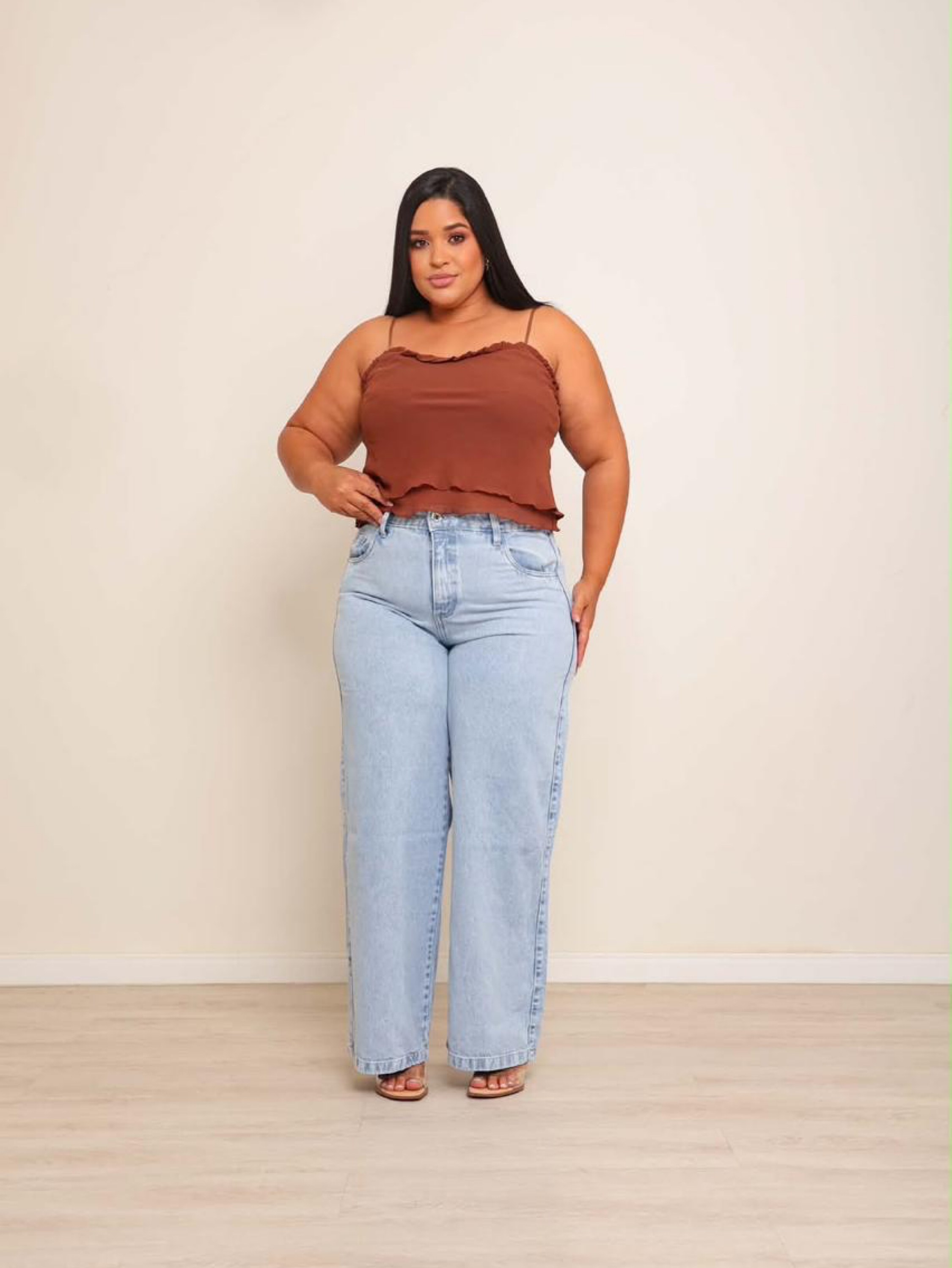 Calça wide leg jeans feminina plus size