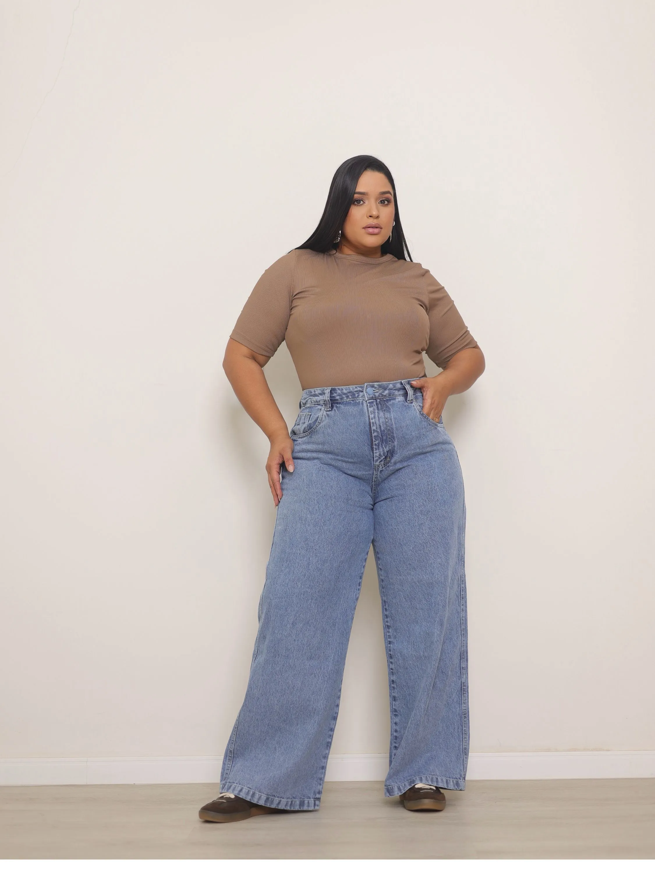 Calça wide leg jeans feminina plus size