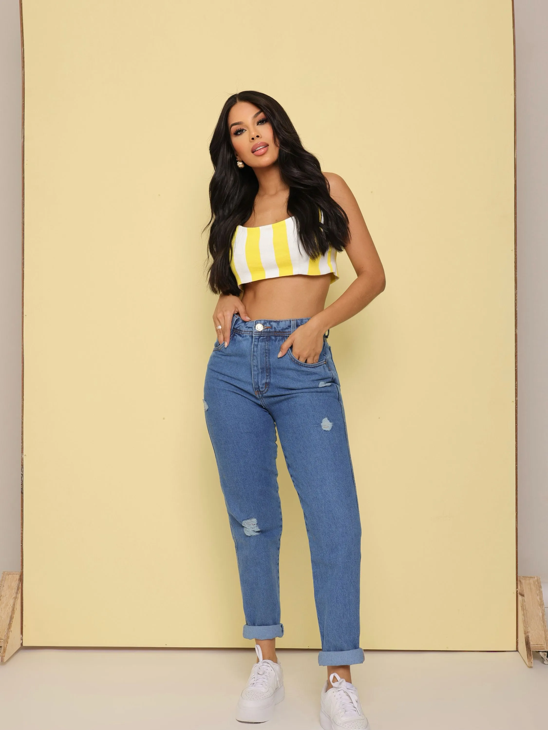 Calça mom jeans feminina