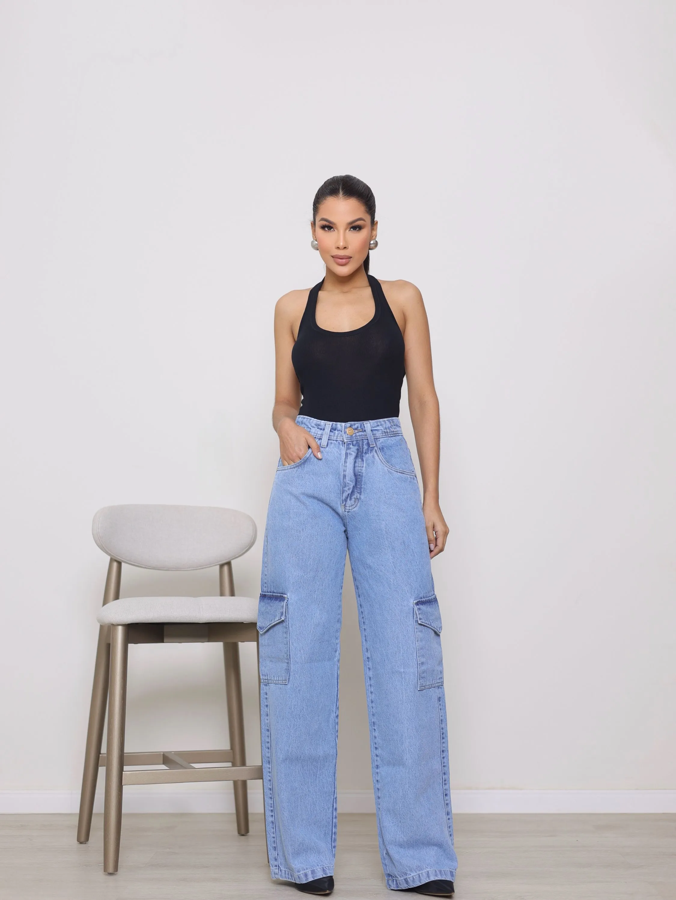 Calça wide leg cargo jeans feminina
