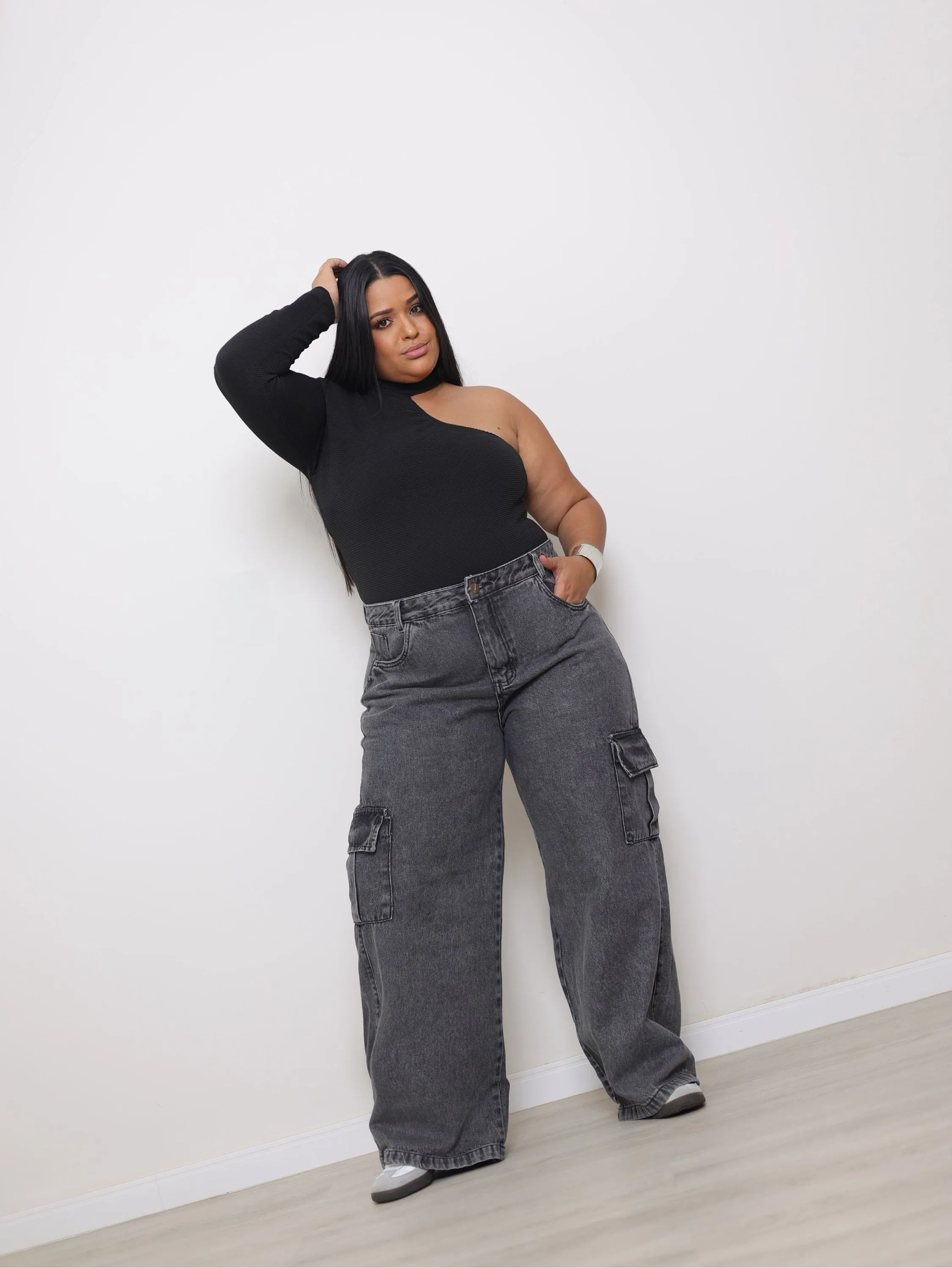 Calça wide leg cargo jeans feminina plus size