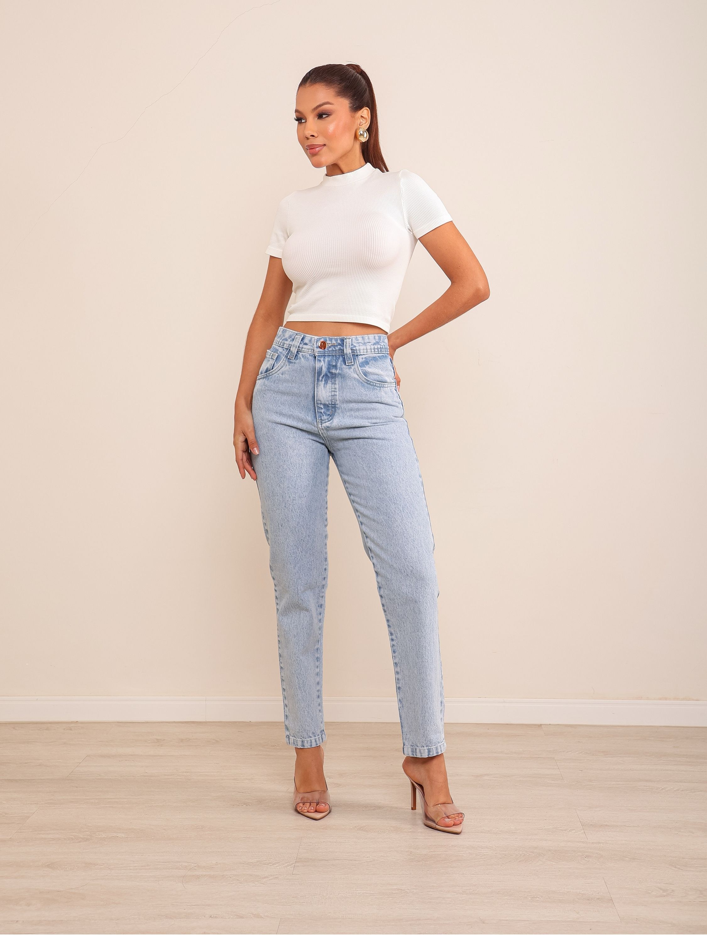Calça mom jeans feminina