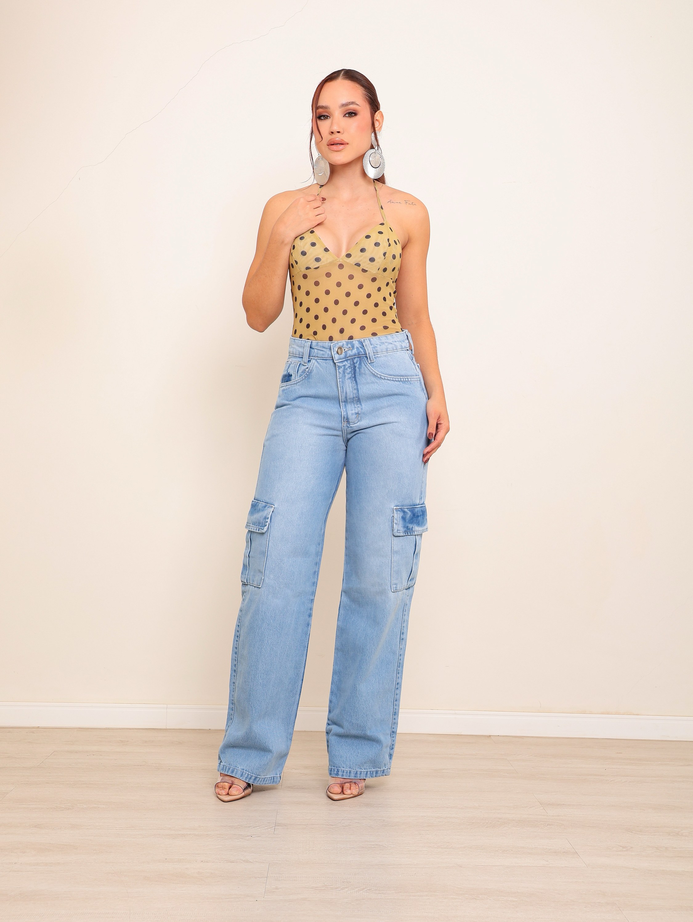 Calça wide leg cargo jeans feminina