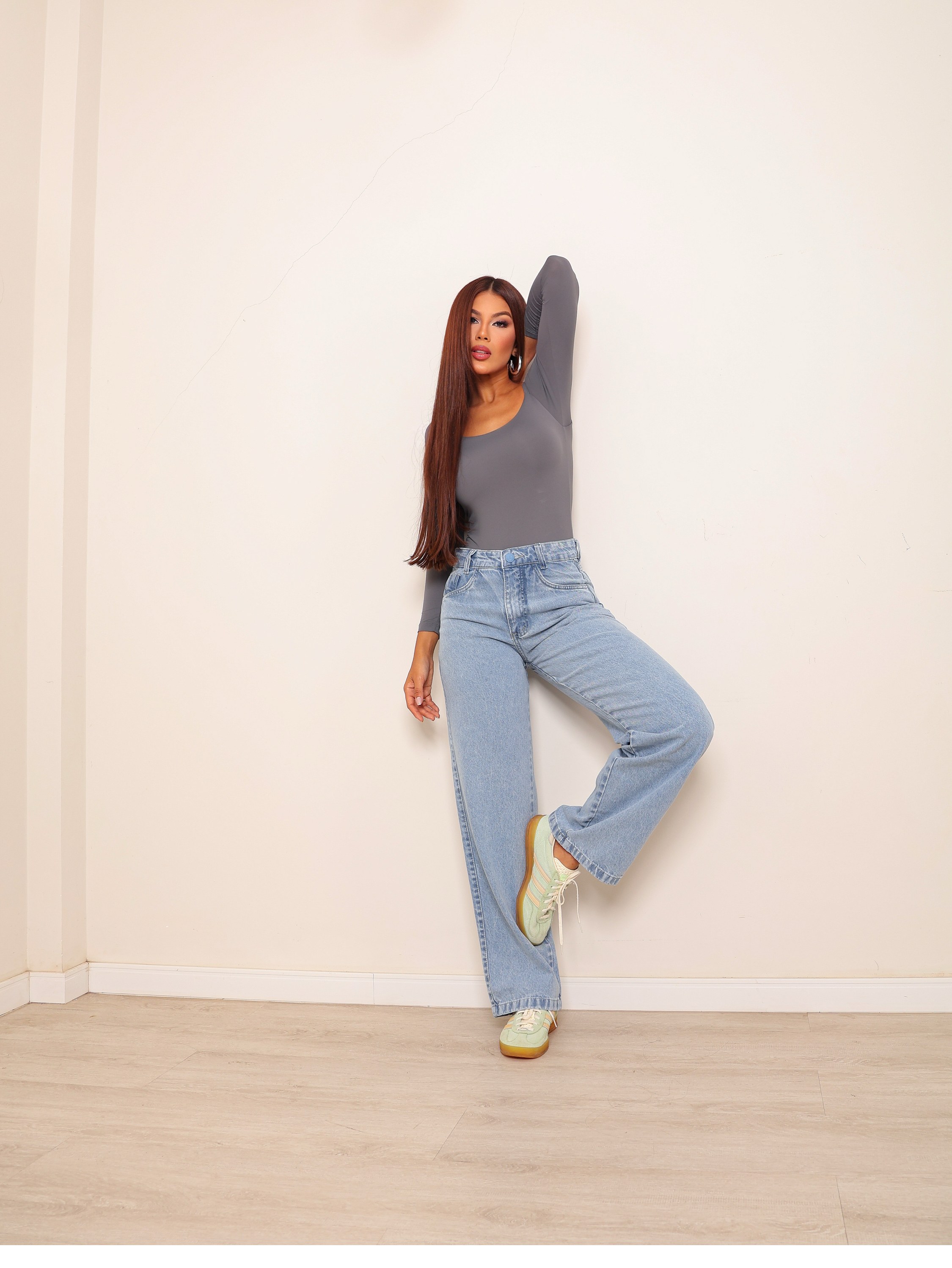 Calça wide leg jeans feminina