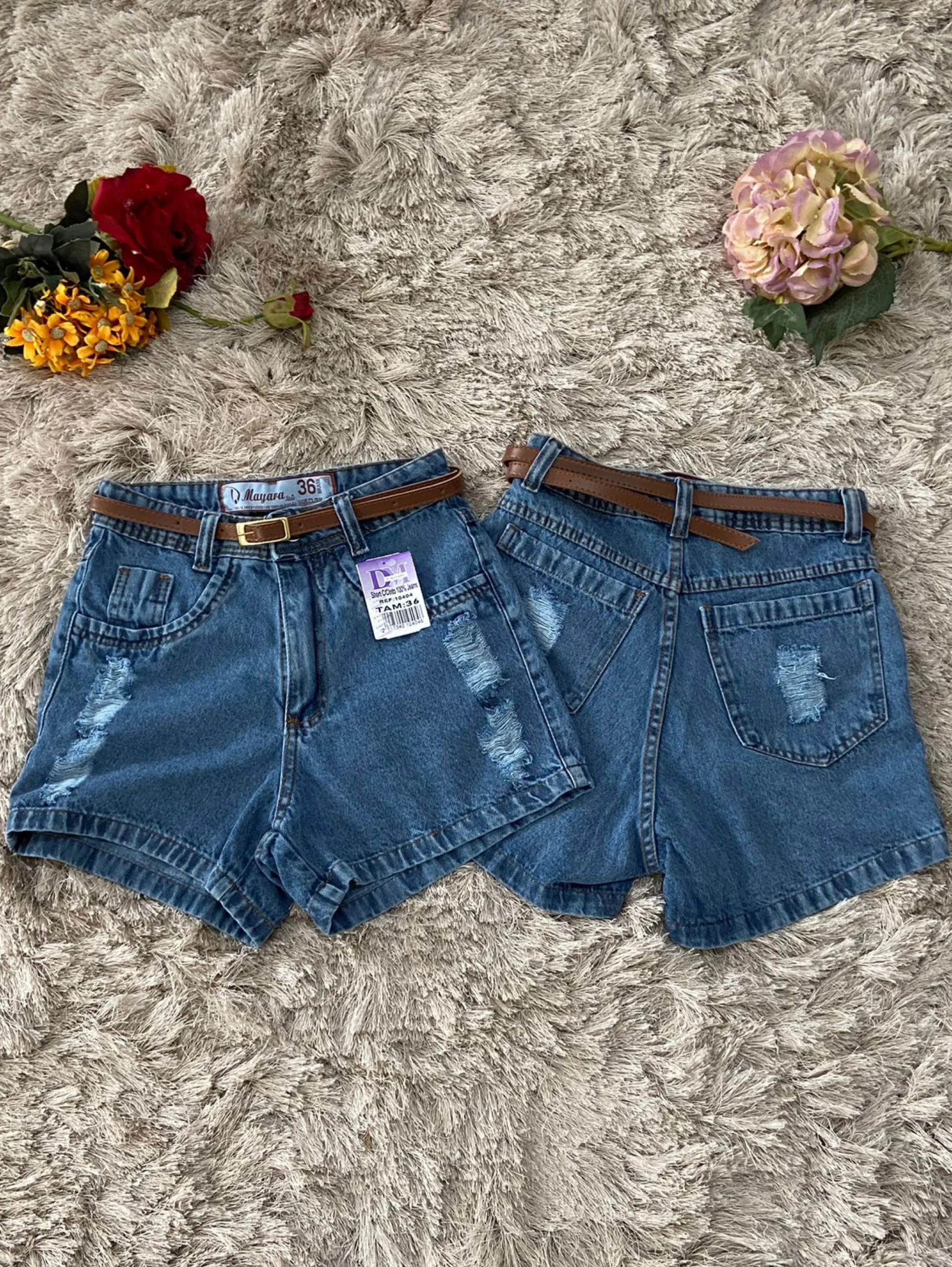 Short jeans feminino com cinto