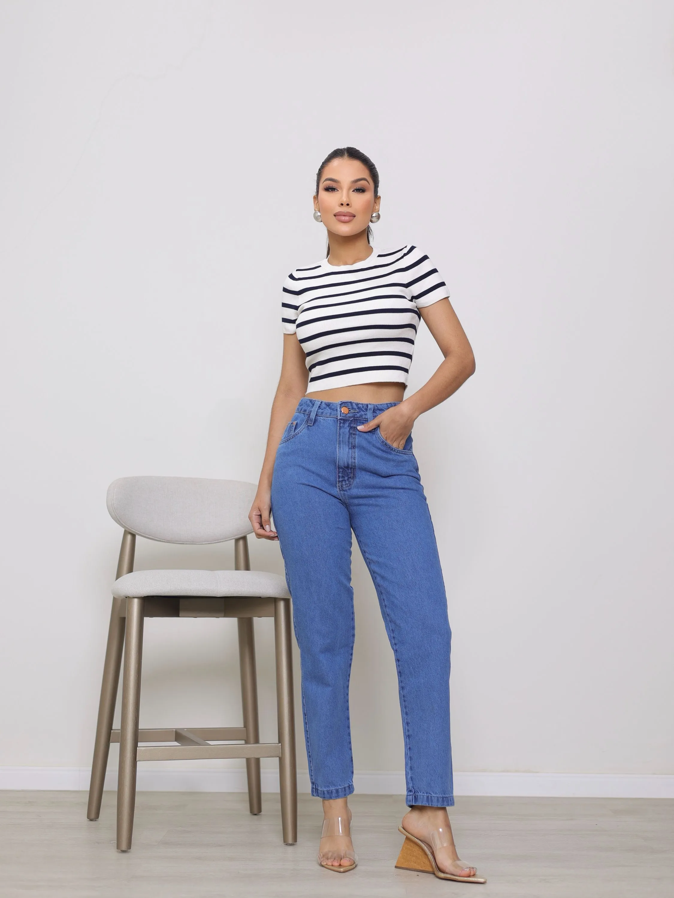 Calça mom jeans feminina
