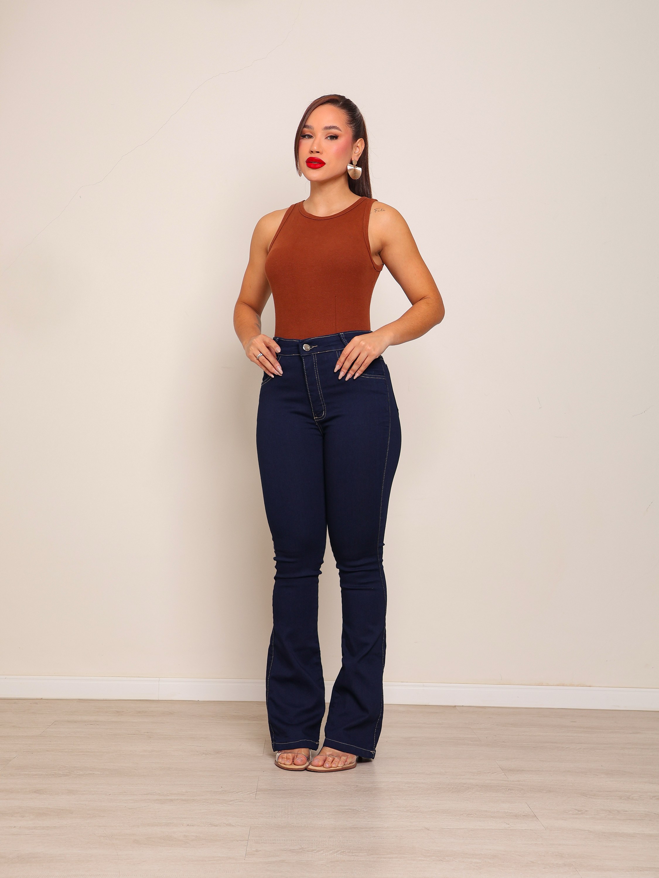 Calça flare jeans feminina