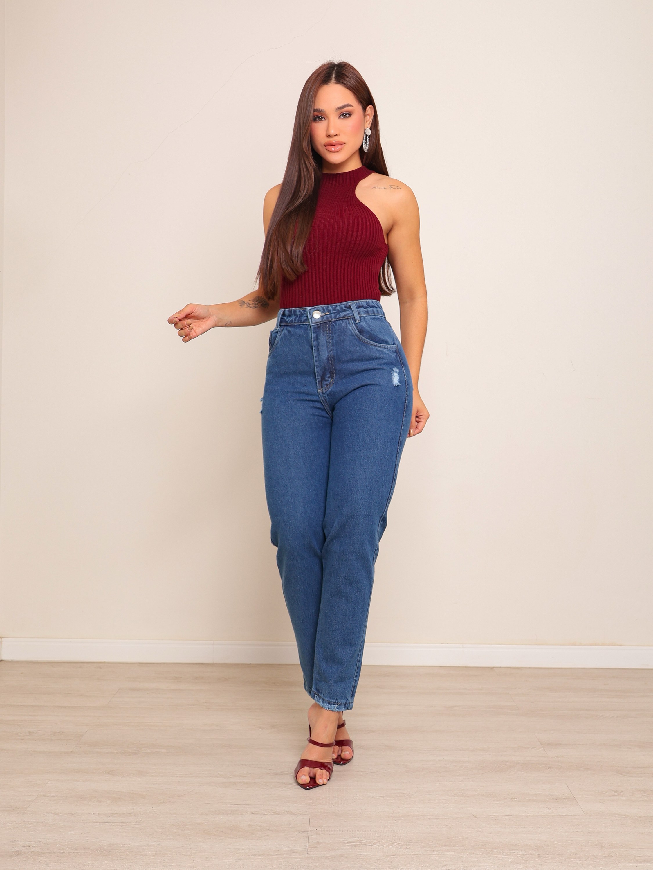 Calça mom jeans feminina