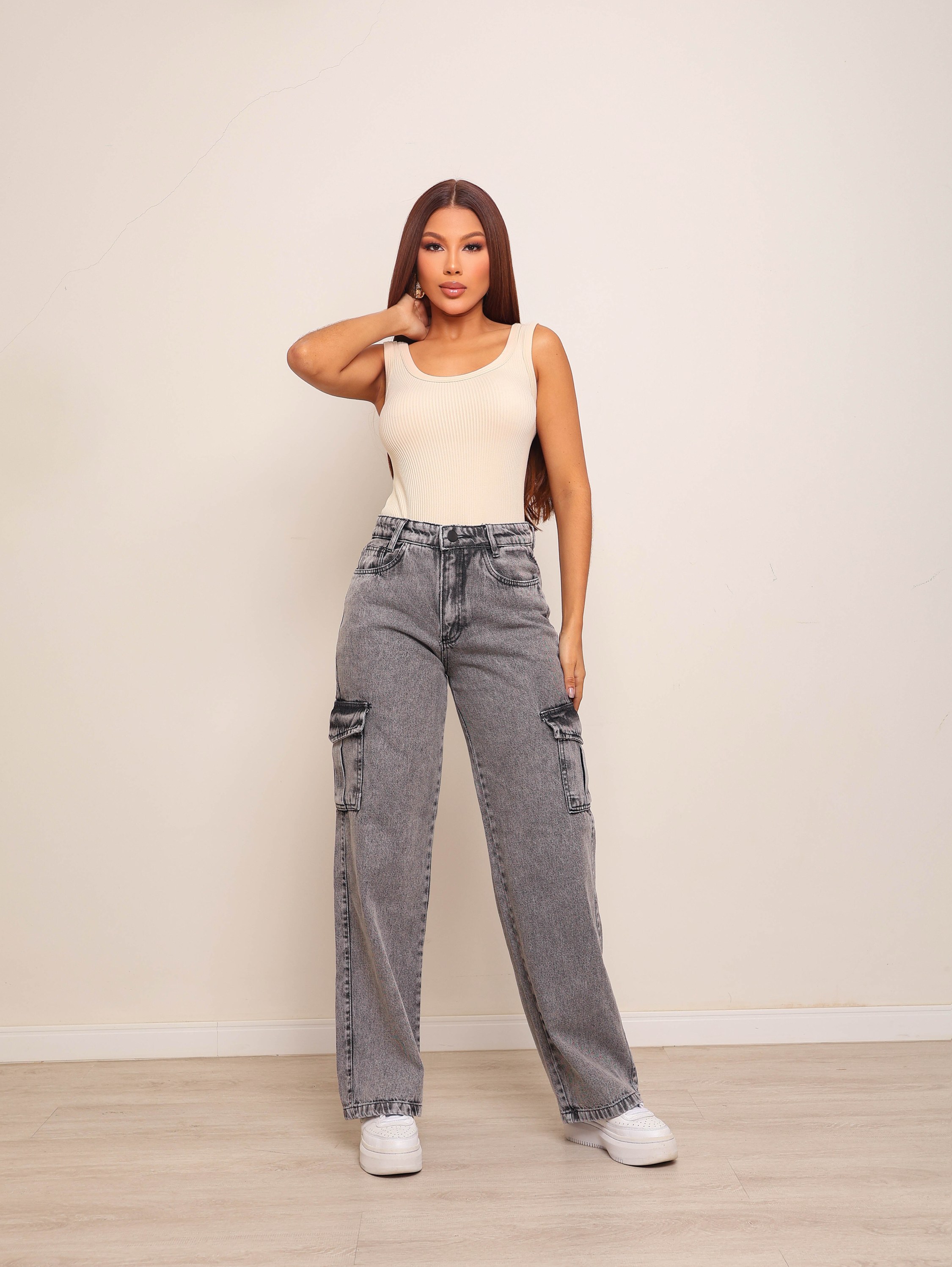 Calça wide leg cargo jeans feminina