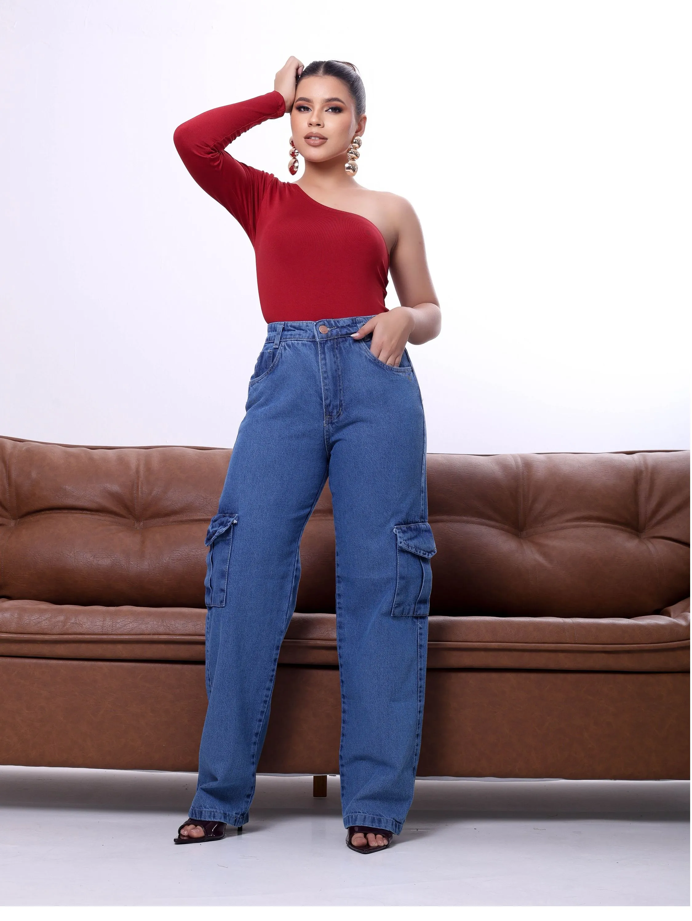 Calça wide leg cargo jeans feminina