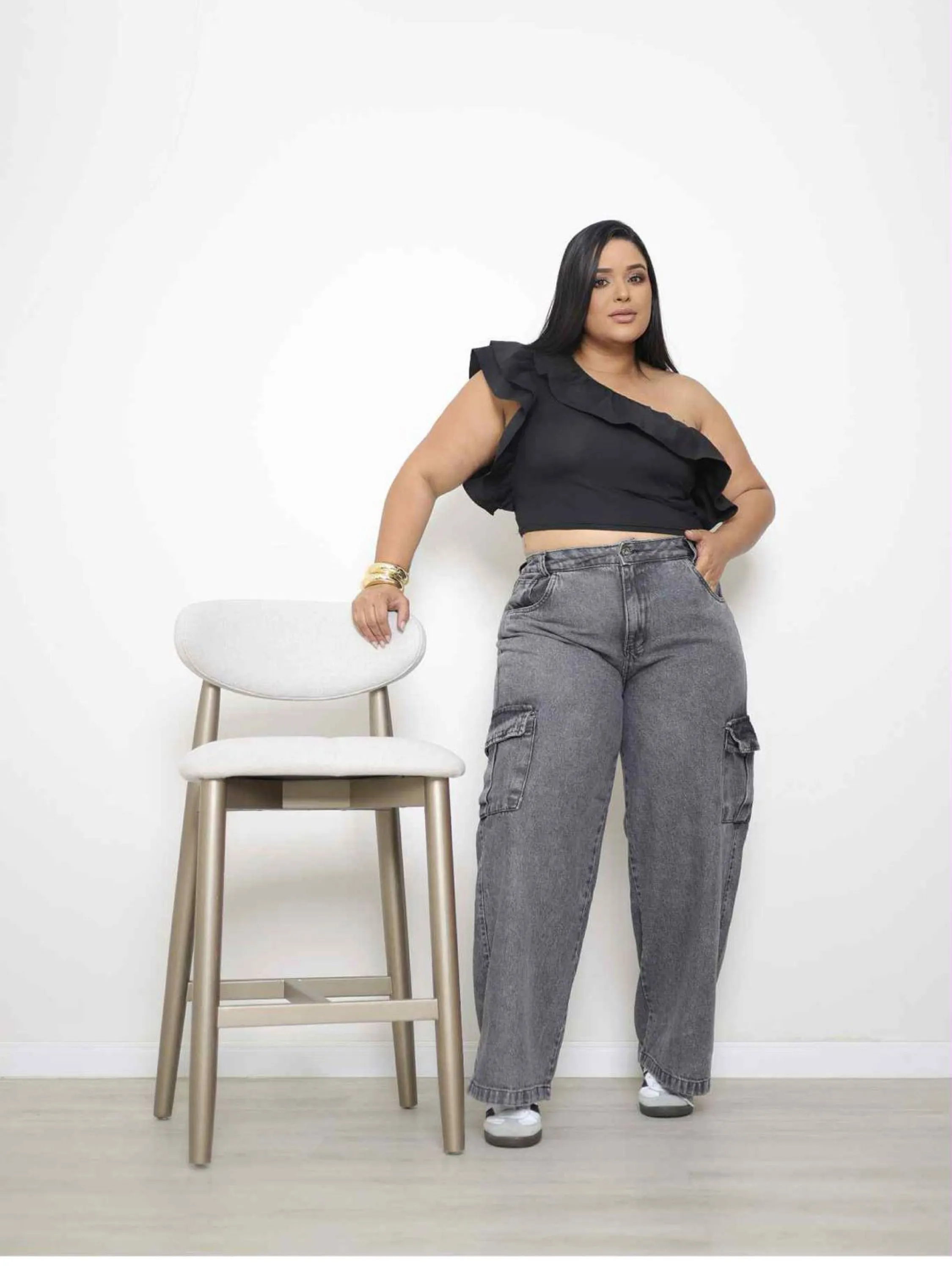 Calça wide leg cargo jeans feminina plus size